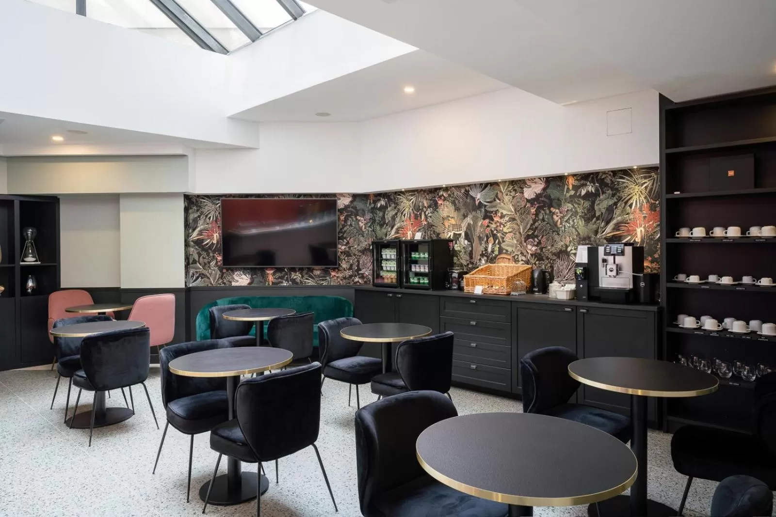 Breakfast in Hôtel 31 - Paris Tour Eiffel