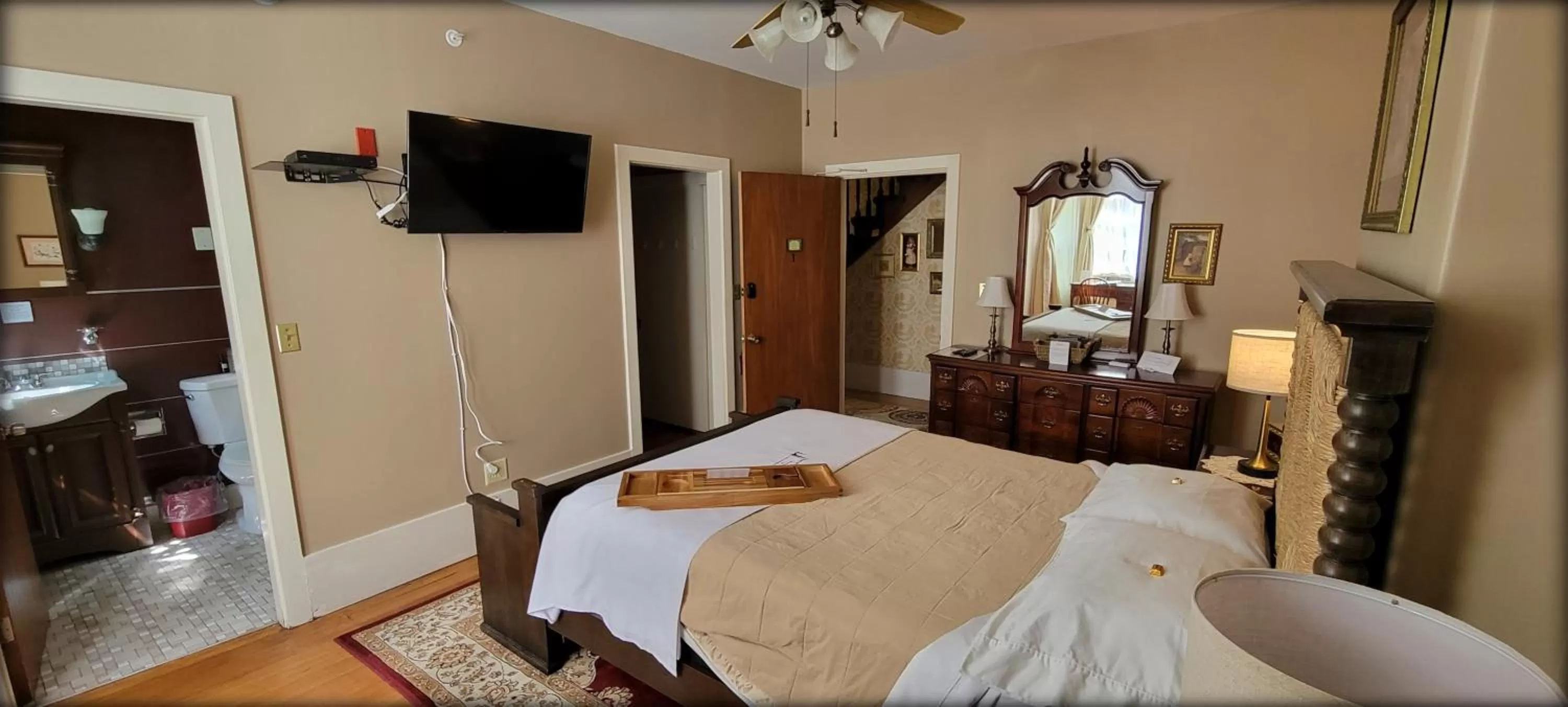 Bed in Inn at the Agora