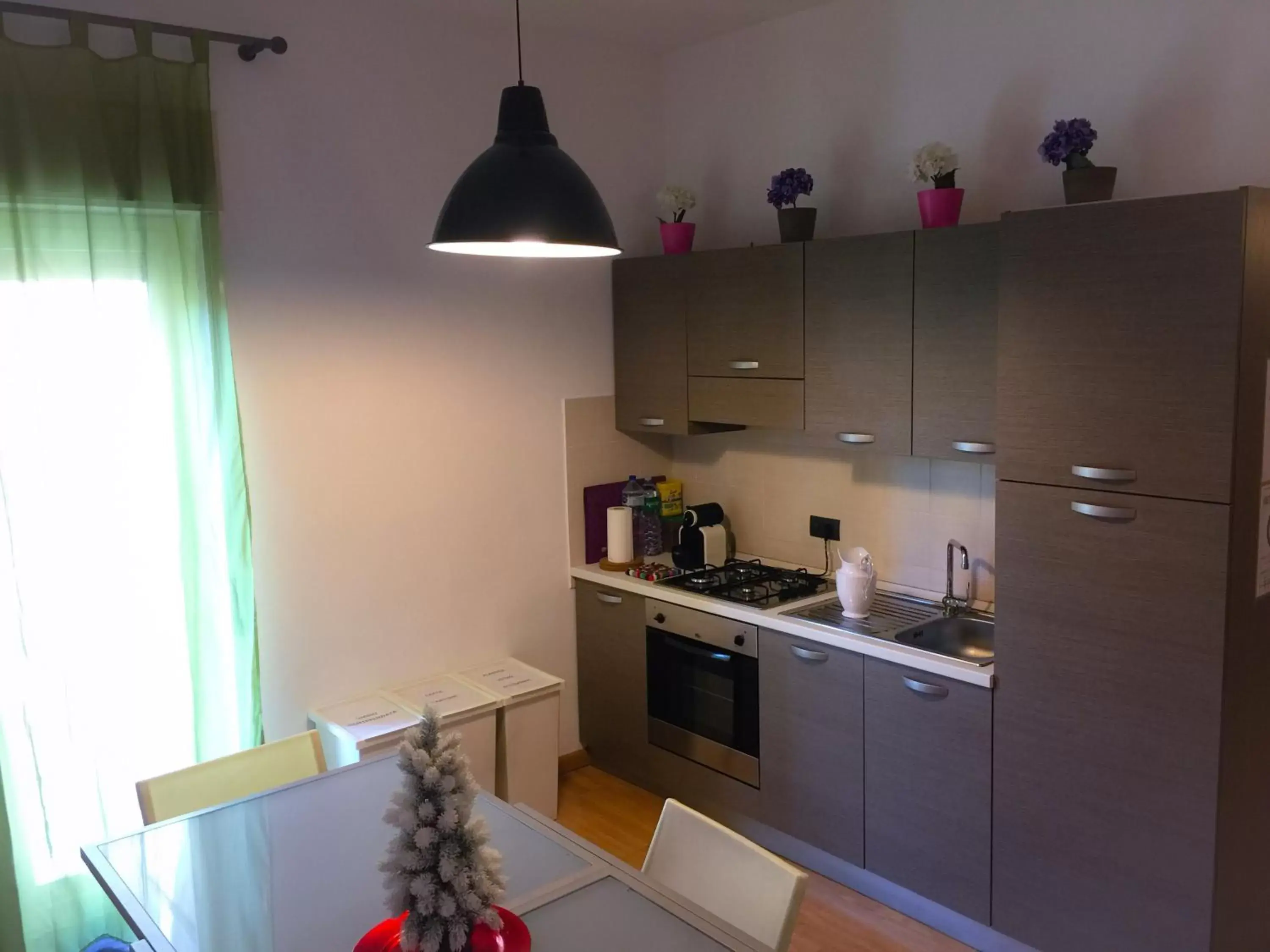 Communal kitchen, Kitchen/Kitchenette in B&B Policlinico