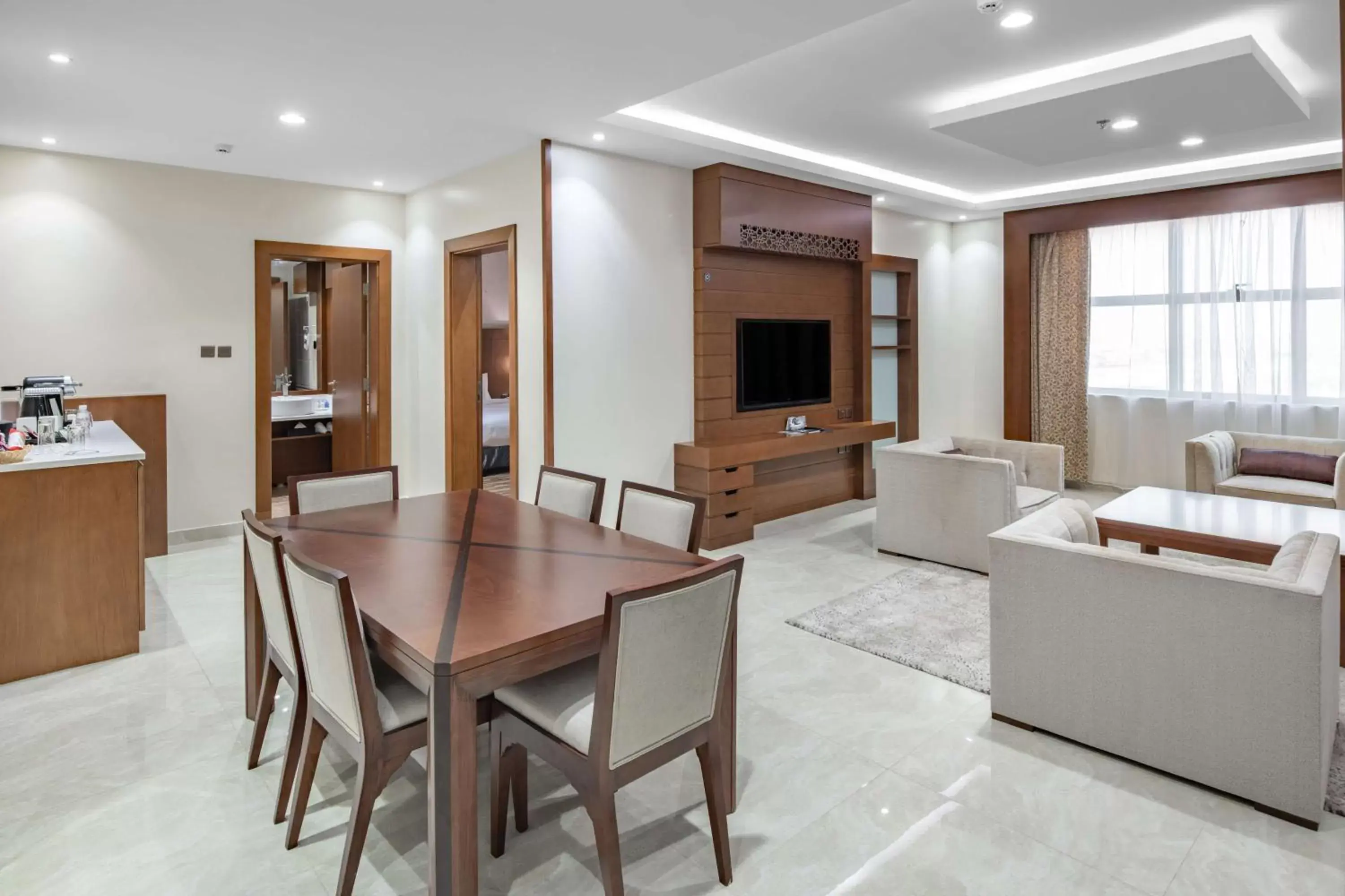 Photo of the whole room, Dining Area in Radisson Blu Hotel, Buraidah