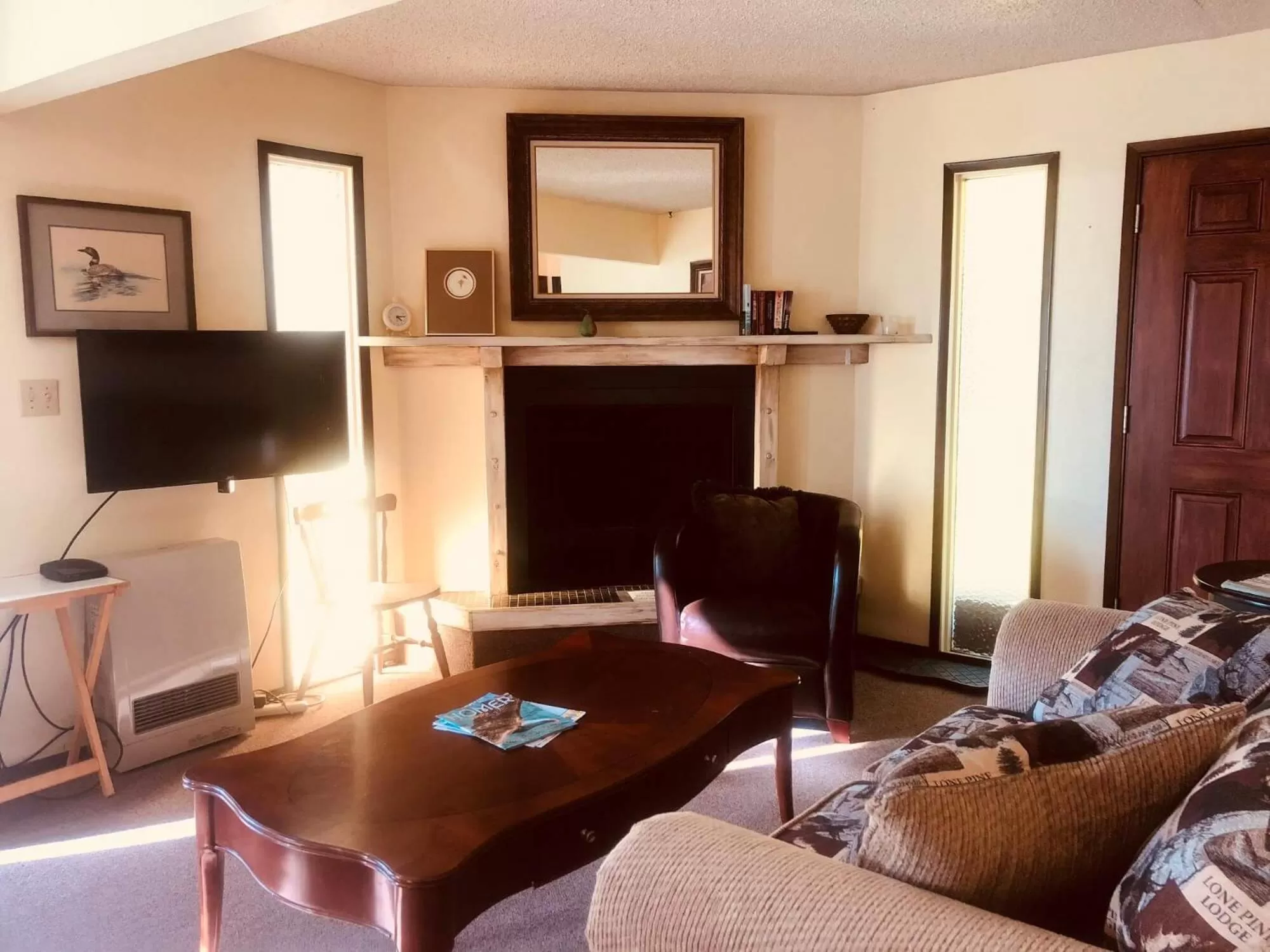 TV/Entertainment Center in Driftwood Inn