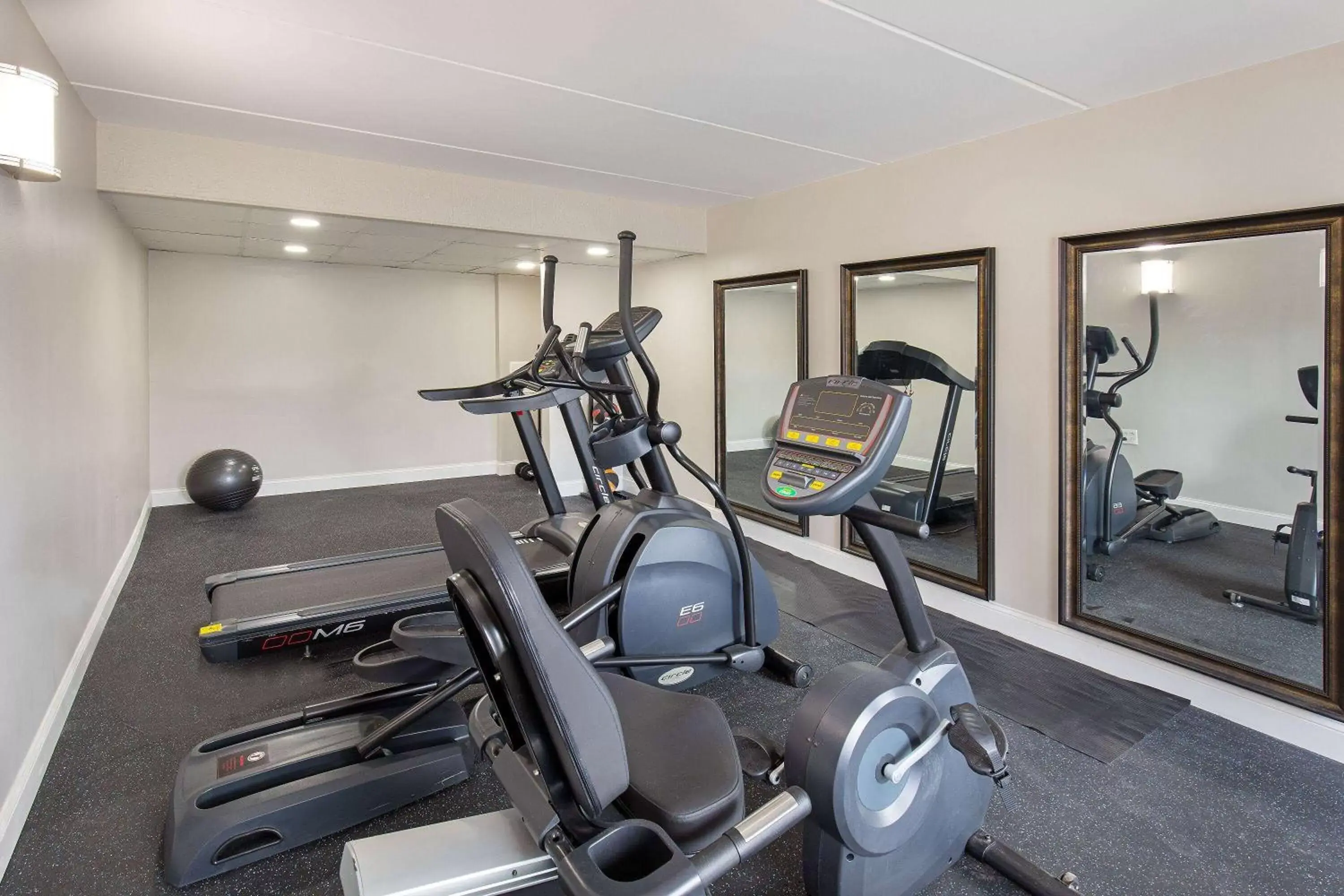 Fitness centre/facilities, Fitness Center/Facilities in Days Inn by Wyndham Knoxville North
