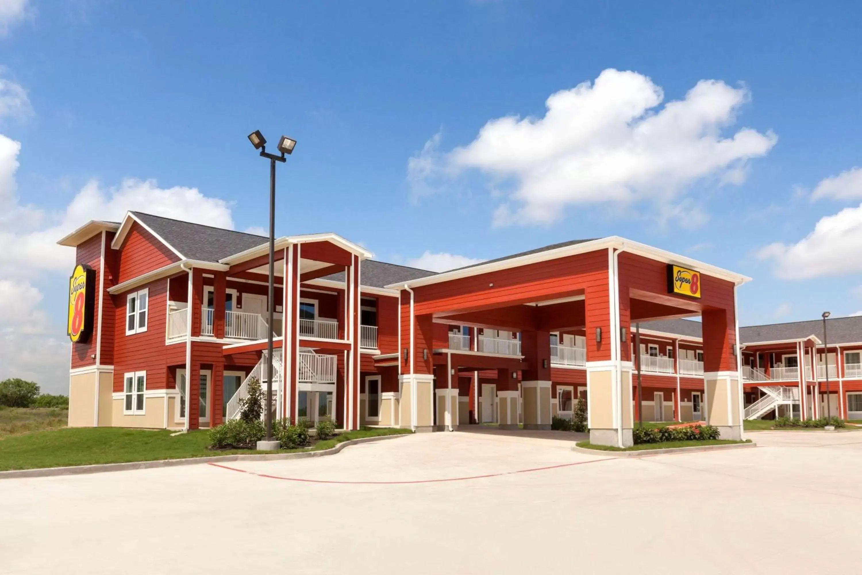 Property building in Super 8 by Wyndham Carrizo Springs Property building in Super 8 by Wyndham Carrizo Springs