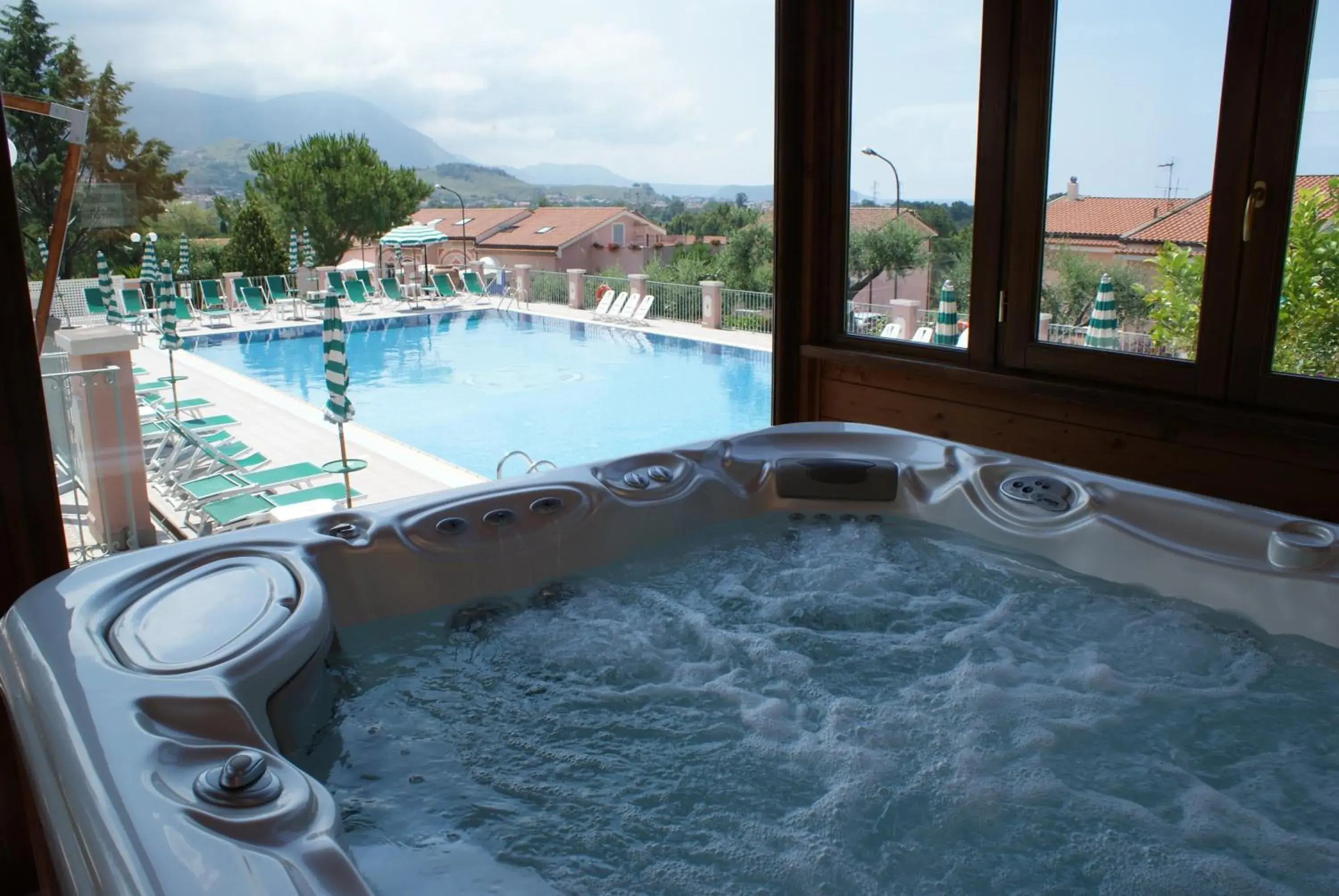 Swimming Pool in Hotel Ristorante Borgo La Tana