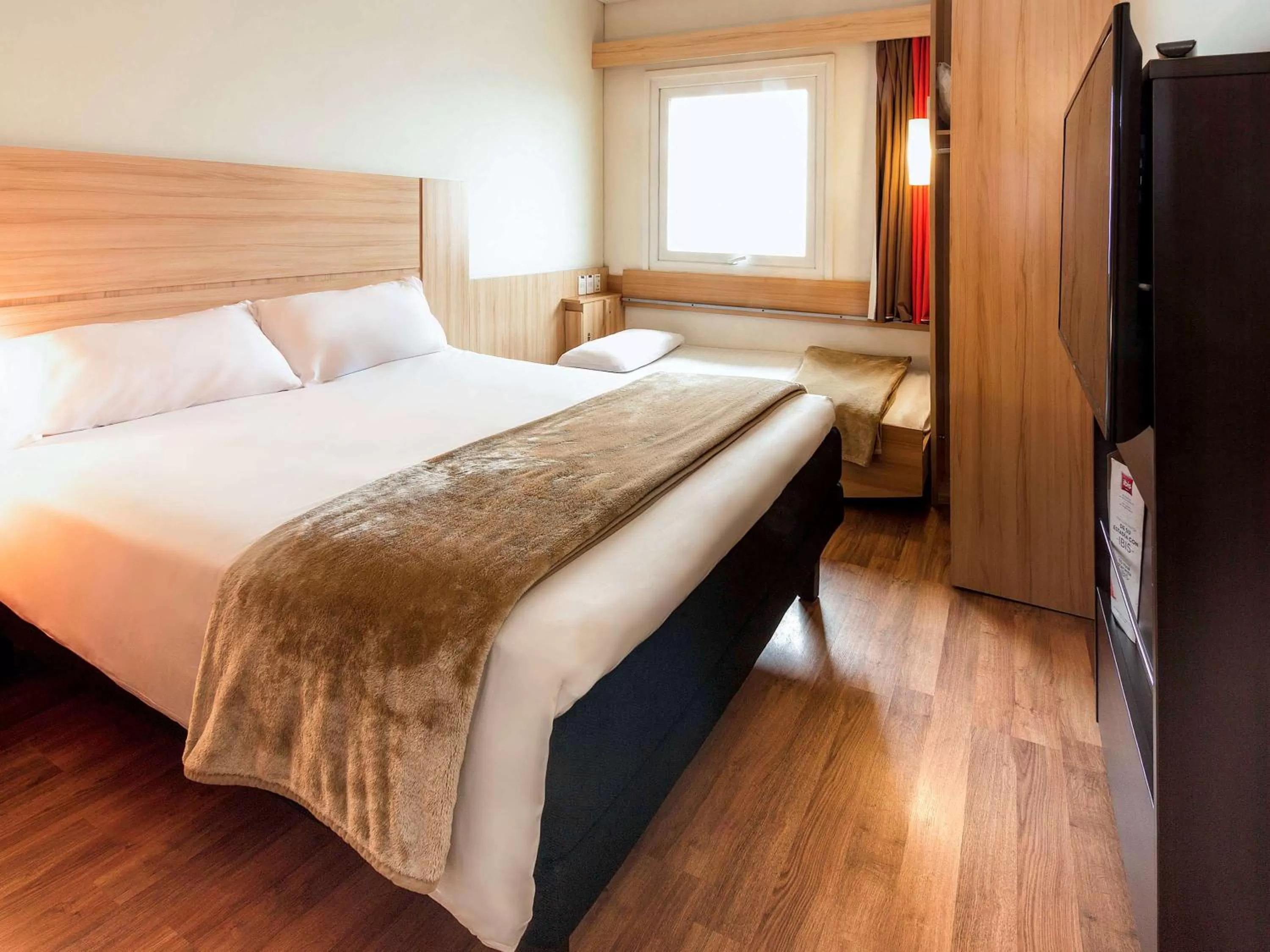 Photo of the whole room, Bed in ibis Concepcion