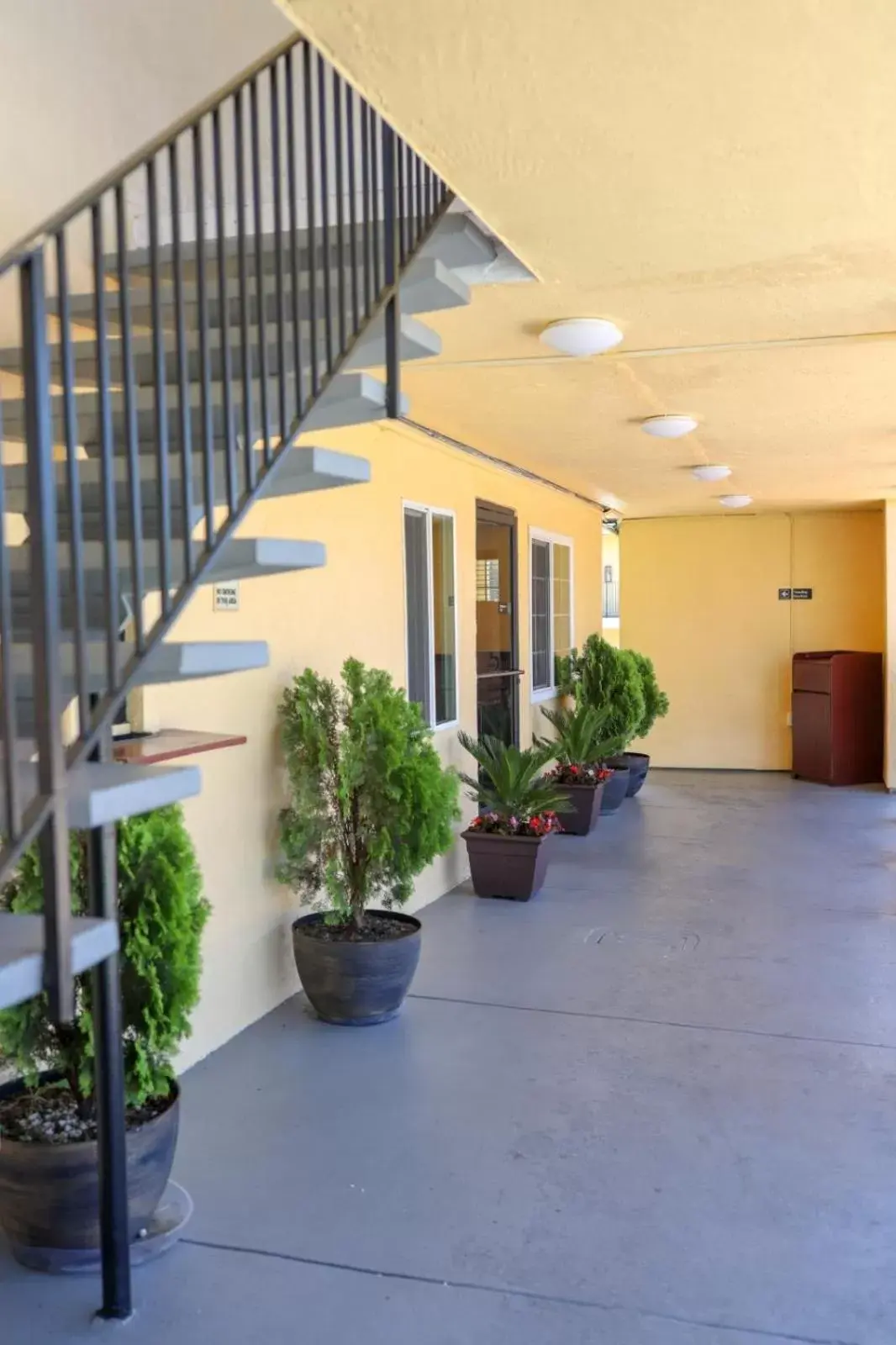 Property building, Lobby/Reception in Motel 7 - Near Six Flags, Vallejo - Napa Valley