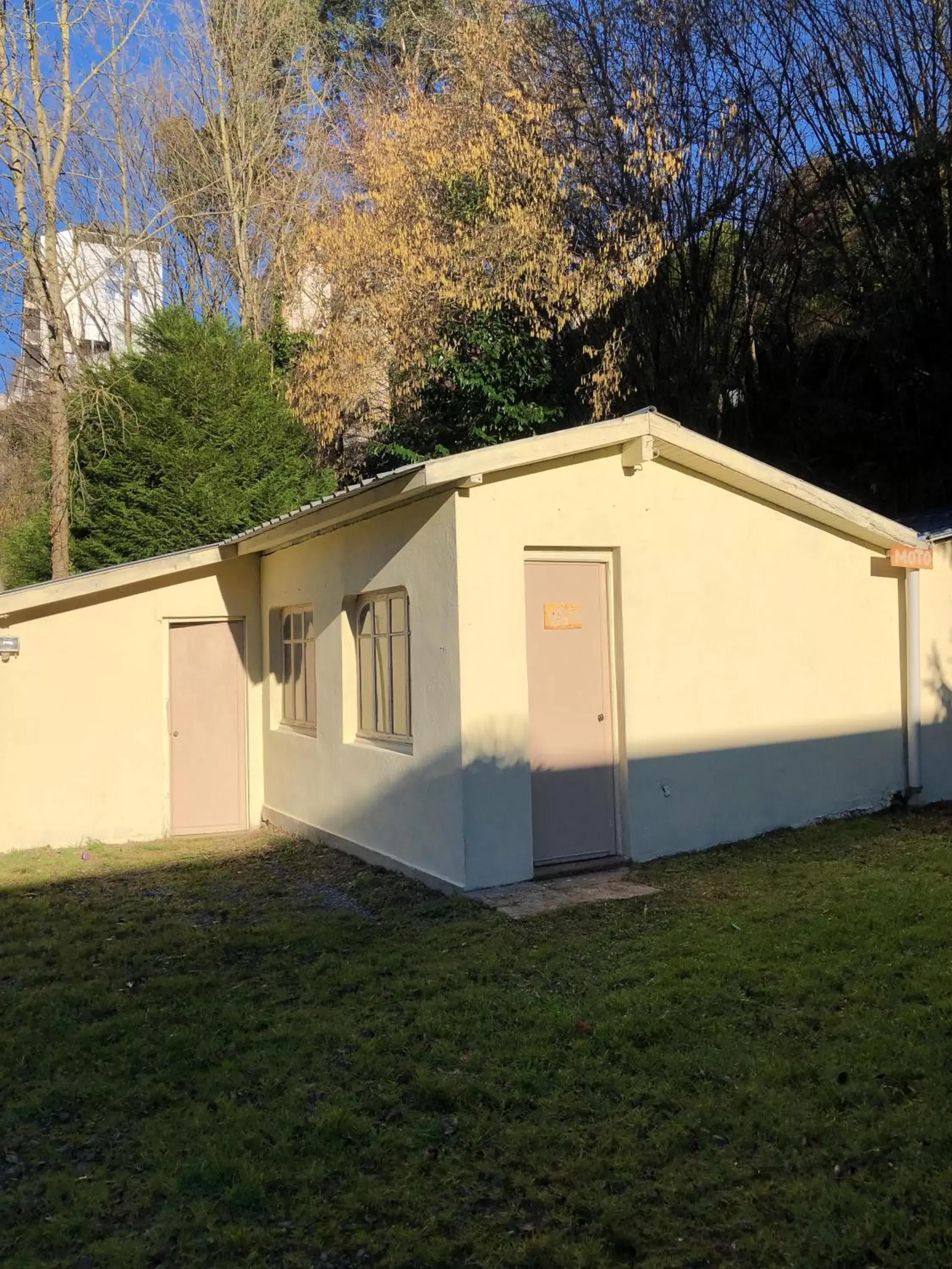 Garden, Property Building in Hôtel Au Petit Languedoc