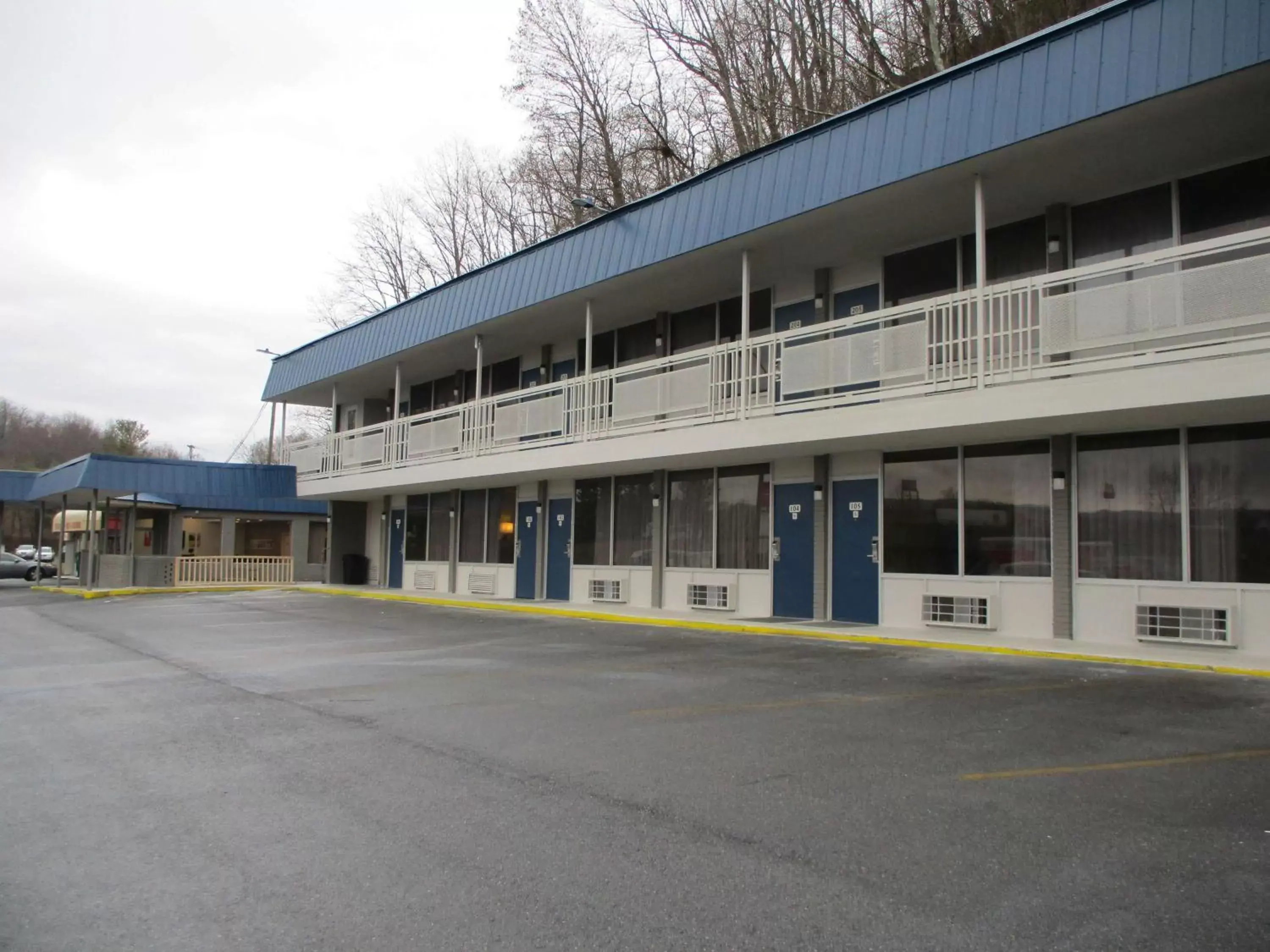 Property building in Motel 6-Chilhowie, VA Property building in Motel 6-Chilhowie, VA