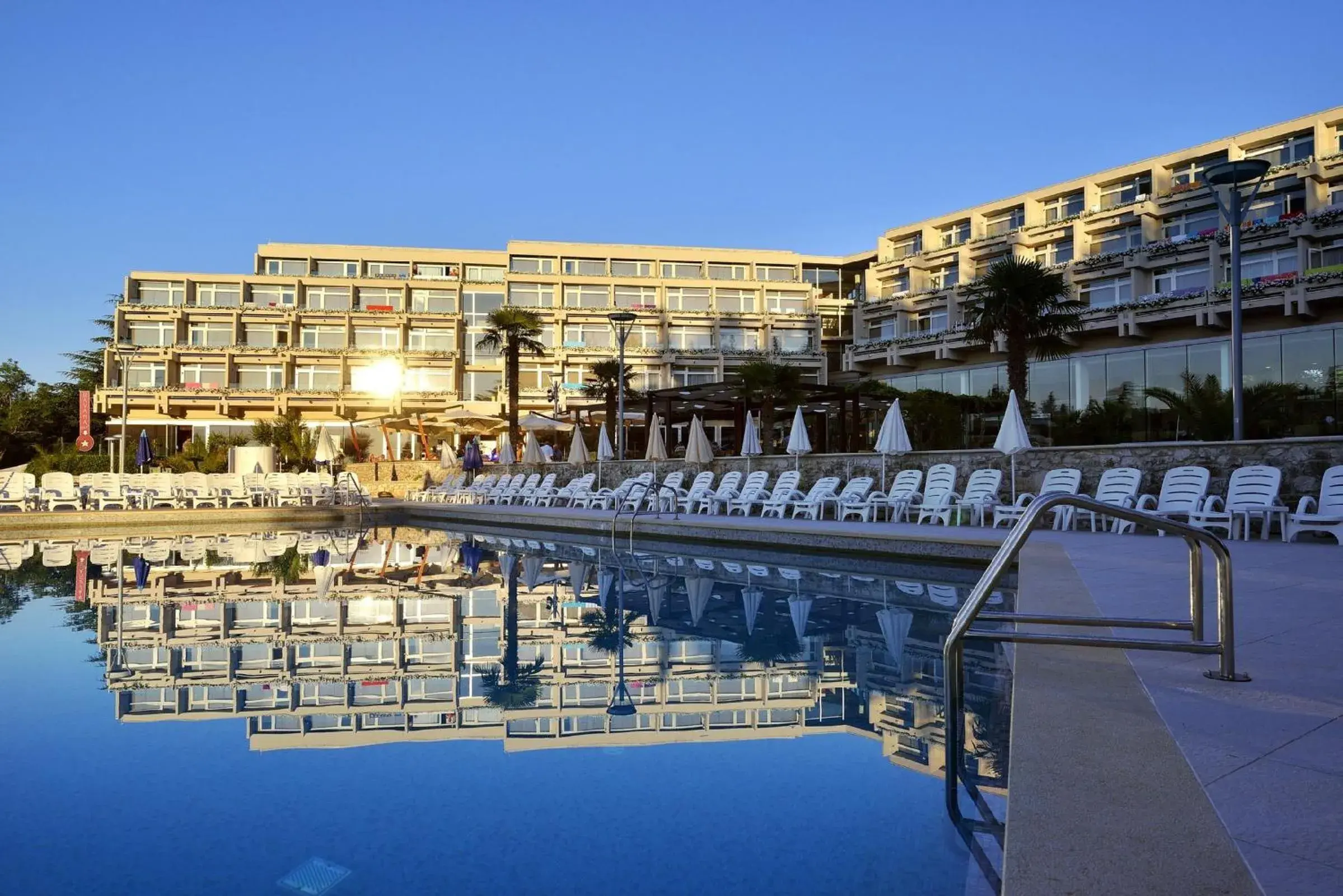 Facade/entrance, Swimming Pool in Hotel Mediteran Plava Laguna