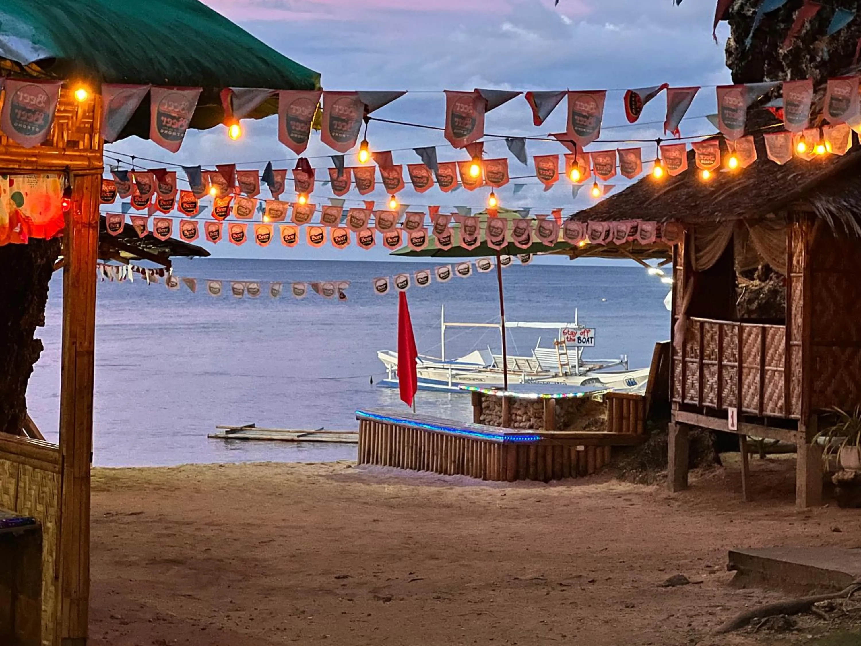 Night in Gratum Beach Resort