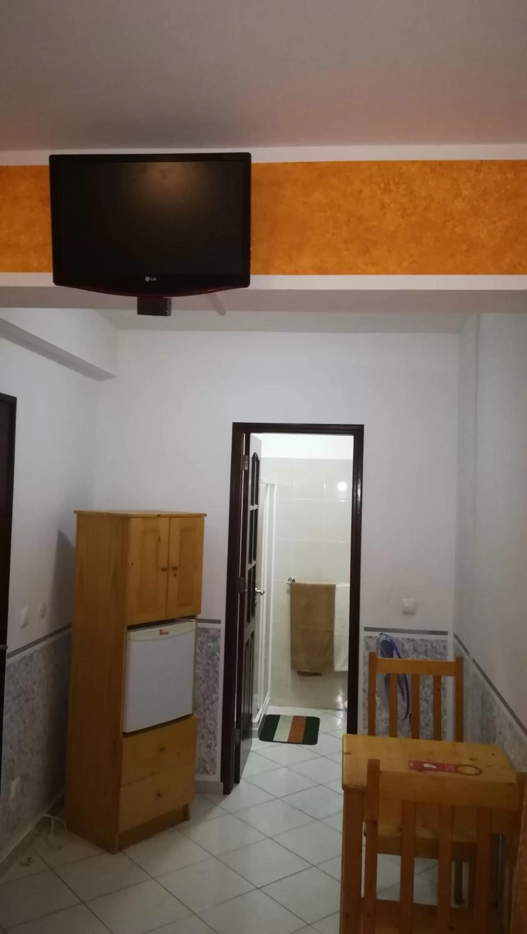 TV/Entertainment Center in Basic Hotel