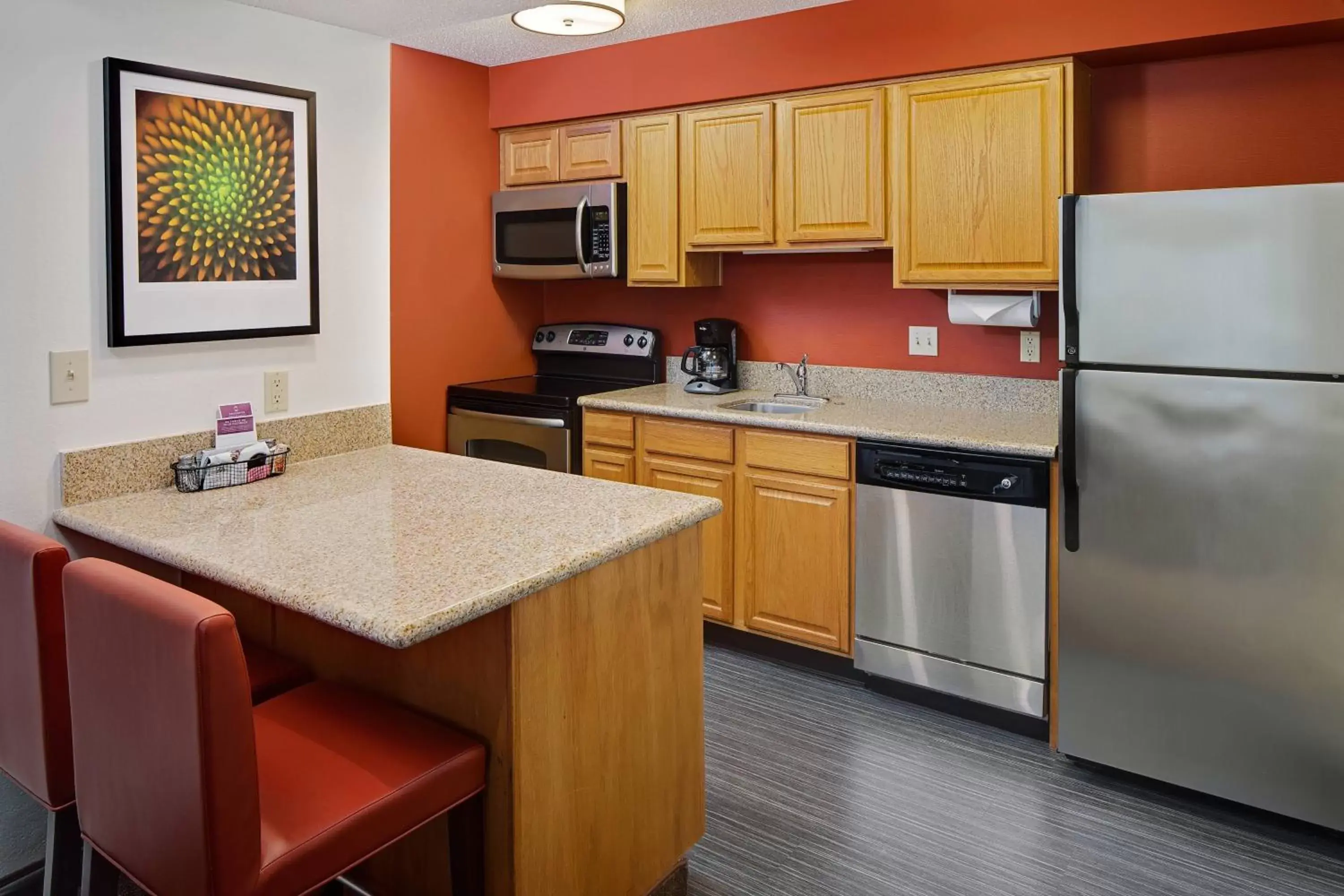 Kitchen or kitchenette, Kitchen/Kitchenette in Residence Inn Detroit Troy/Madison Heights