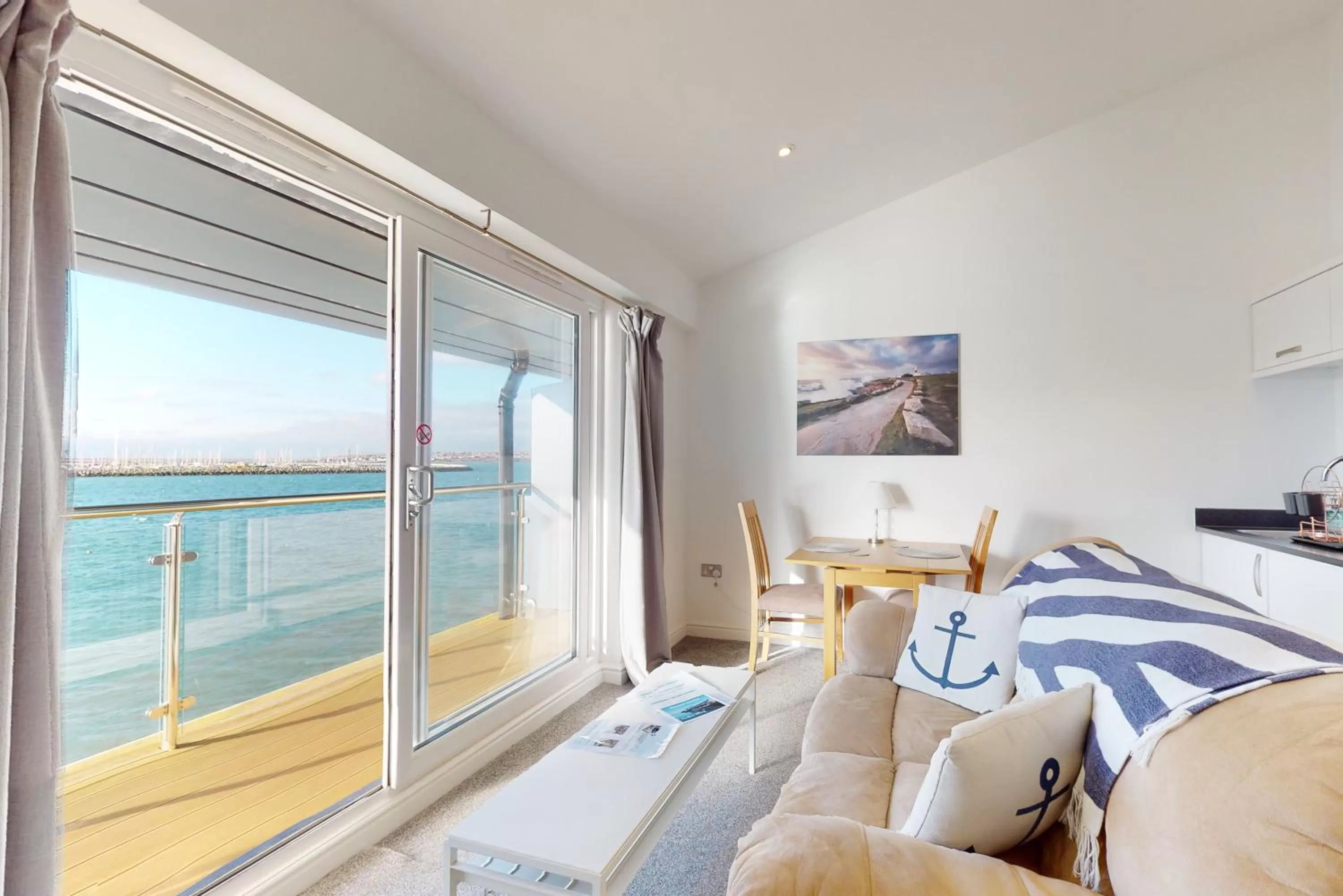 Living room, Bed in Crabbers' Wharf