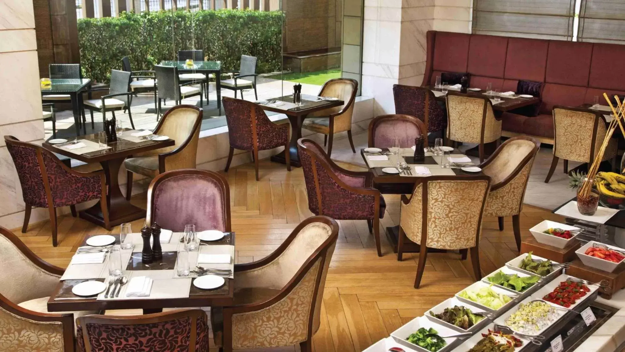 Restaurant/Places to Eat in Crowne Plaza New Delhi Mayur Vihar Noida