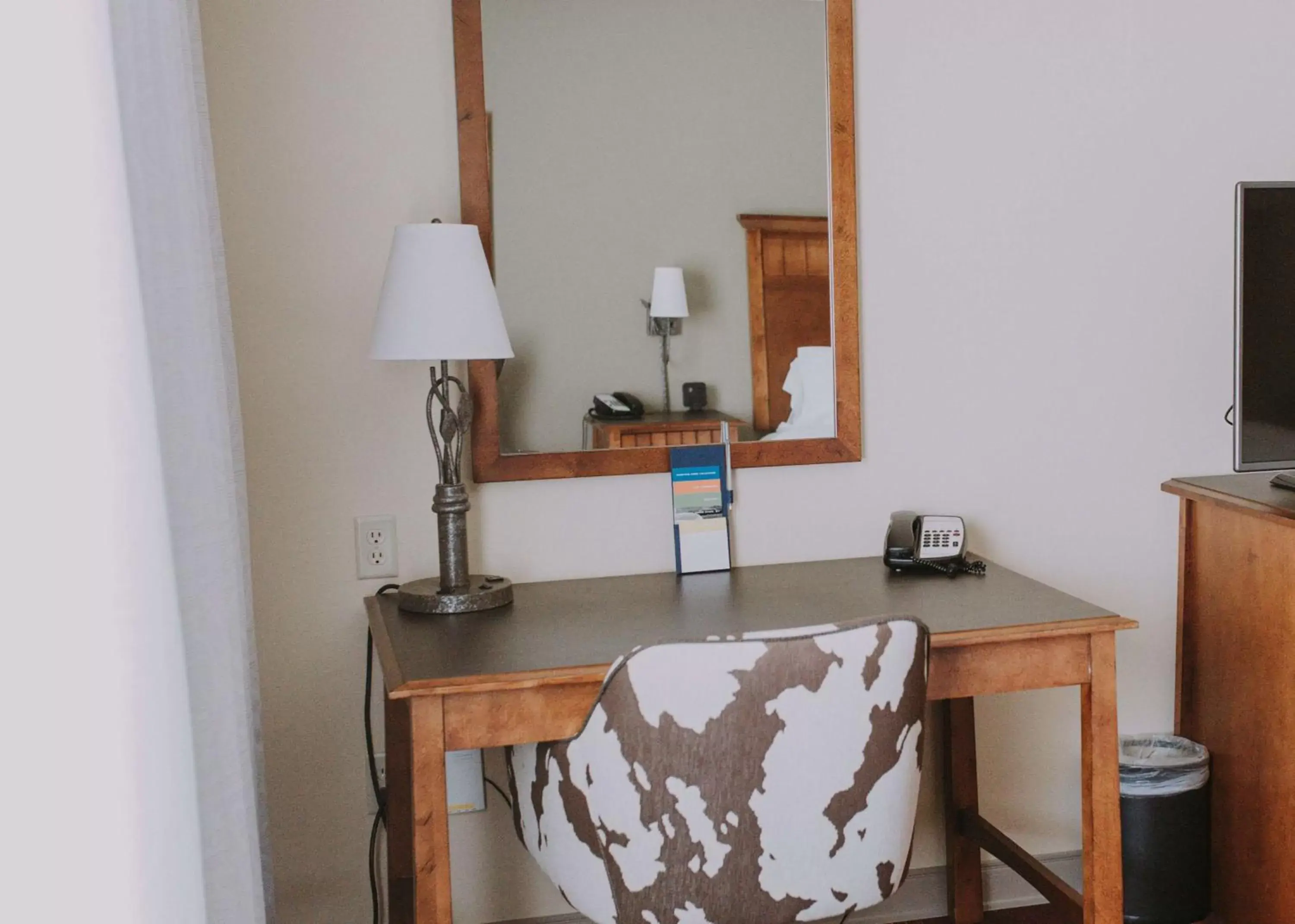 Bedroom, Dining Area in Hampton Inn & Suites Green River