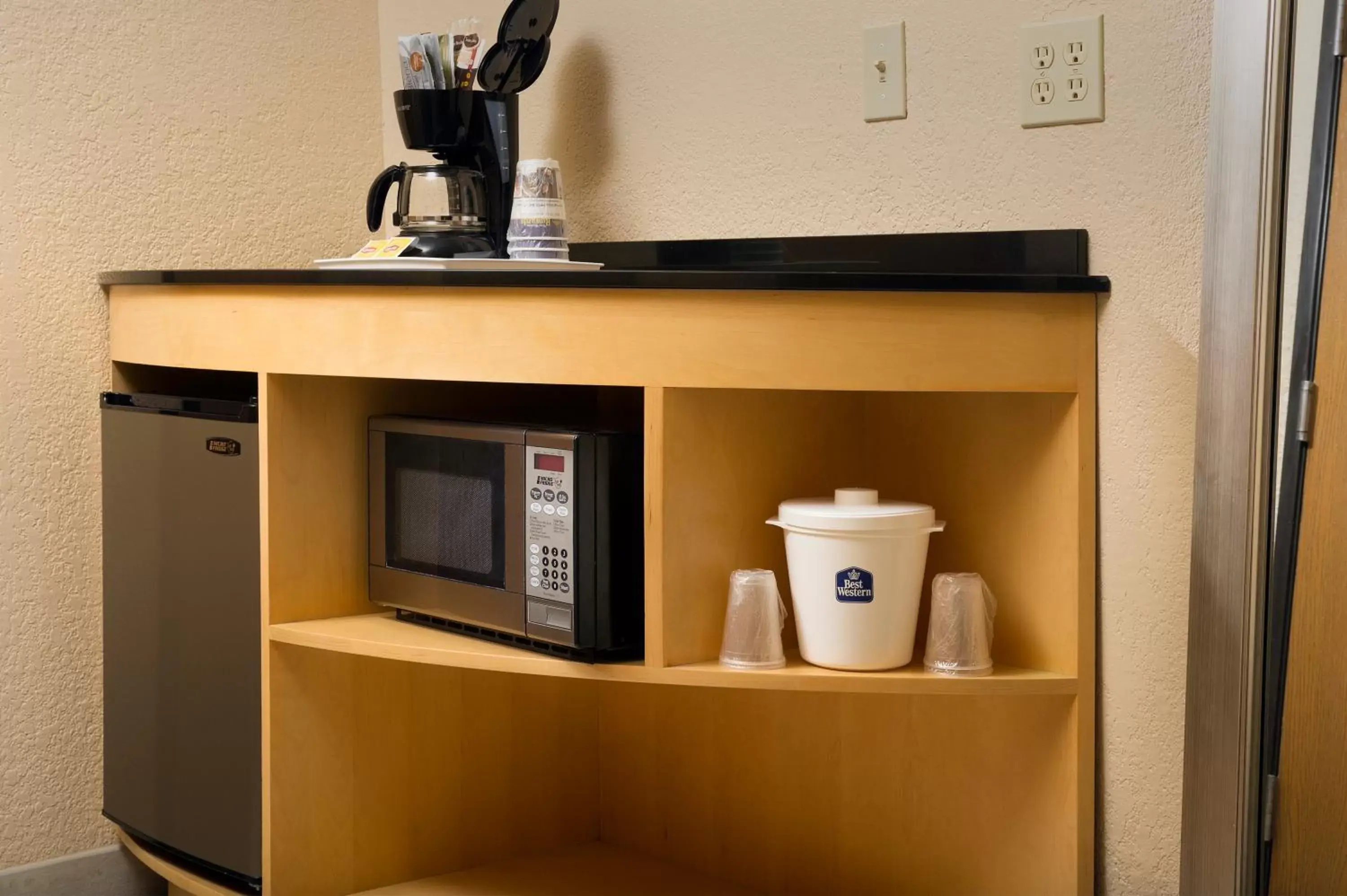 Suite with King Bed and Queen Bed in Best Western Alamo Suites Downtown