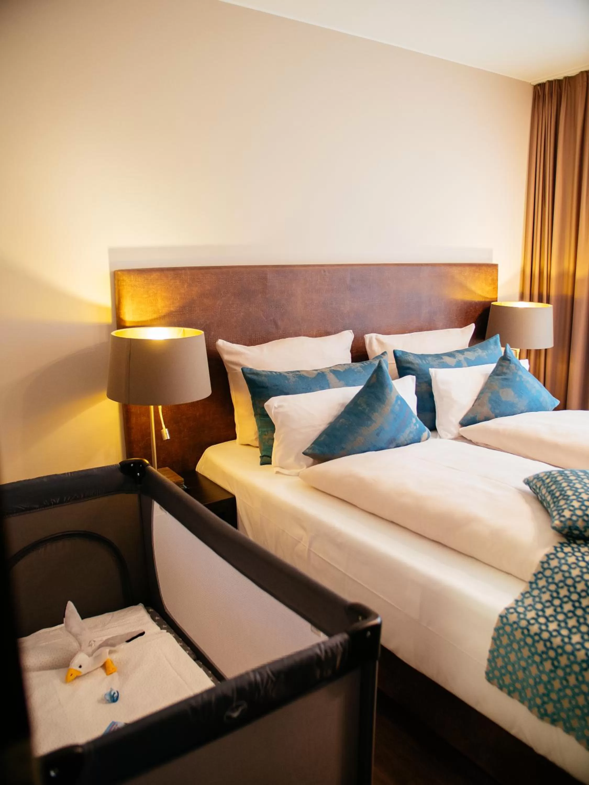 Family, Bed in Strandhotel Luv