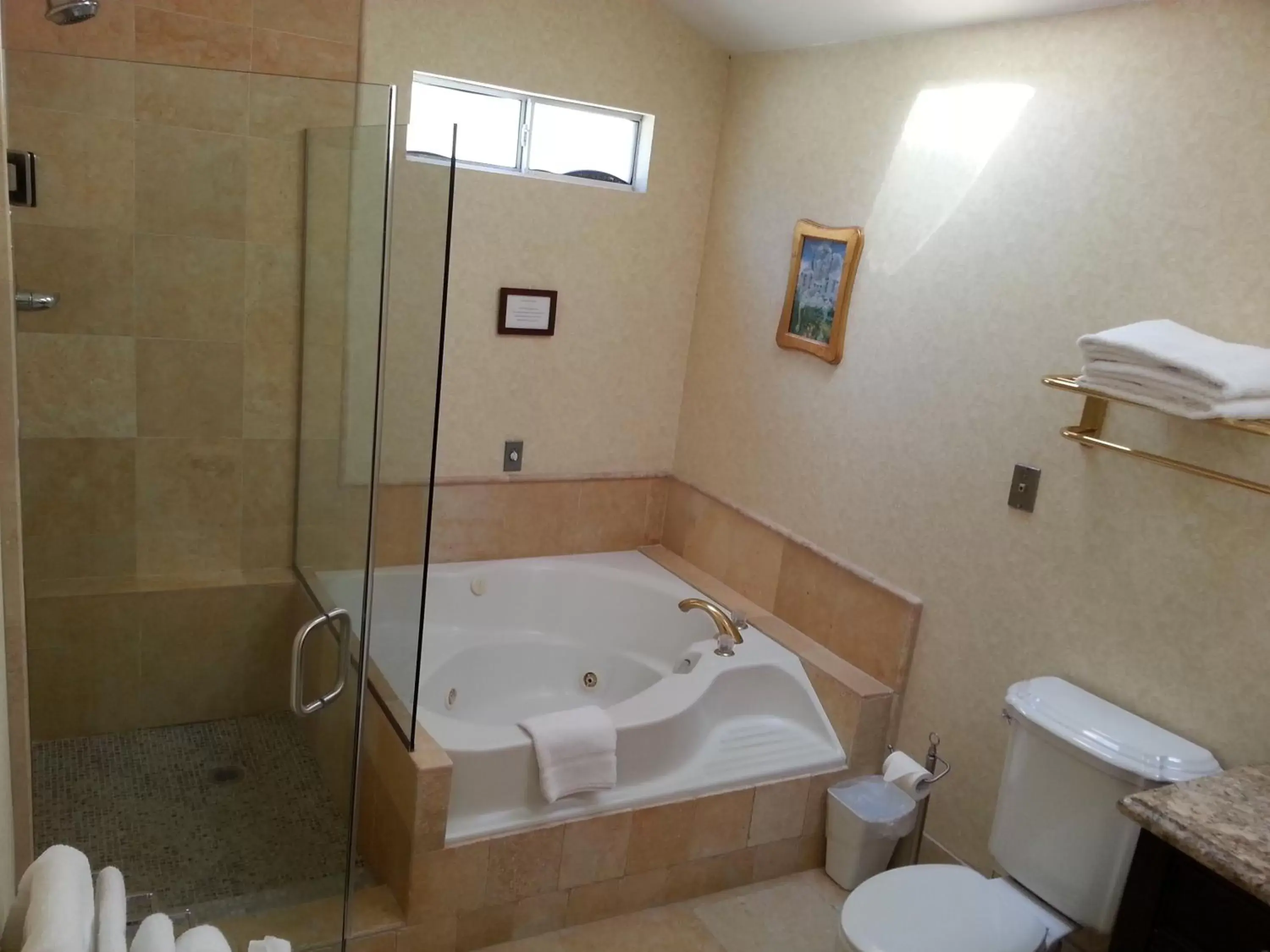 Bathroom in The Vendange Carmel Inn & Suites