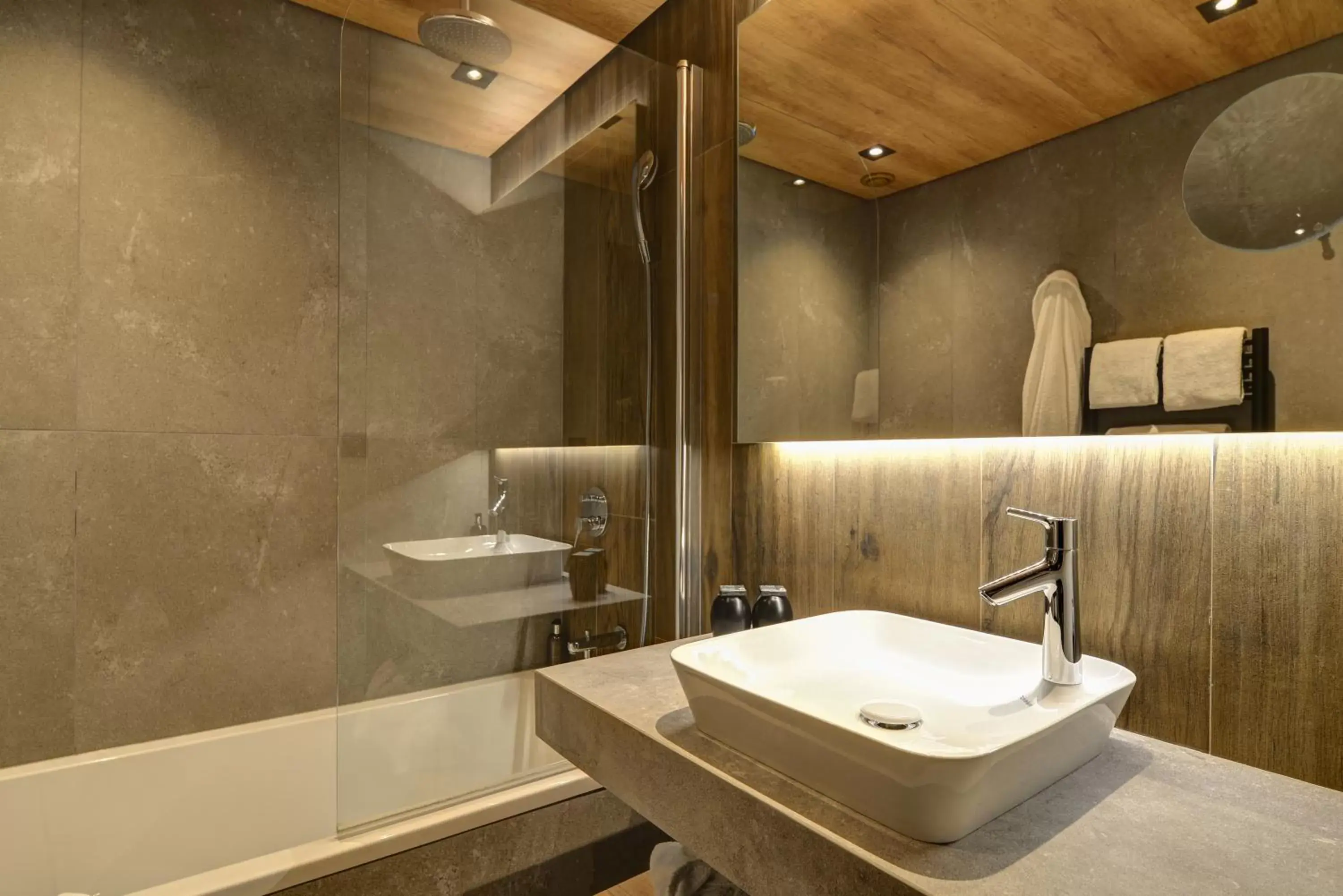 Bathroom in Alpina Eclectic Hotel