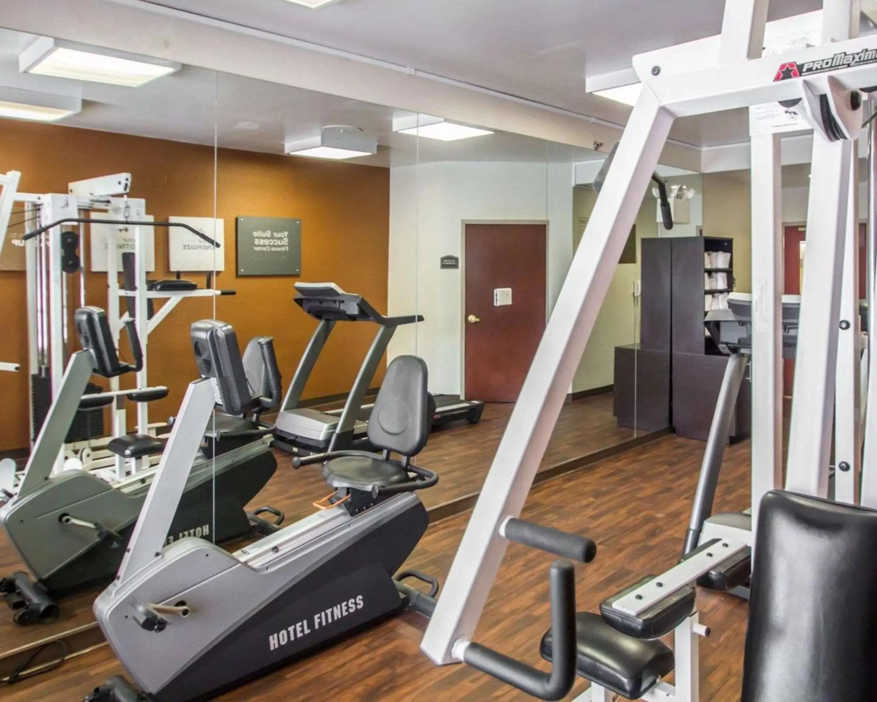 Fitness centre/facilities in Quality Suites NYC Gateway Fitness centre/facilities in Quality Suites NYC Gateway