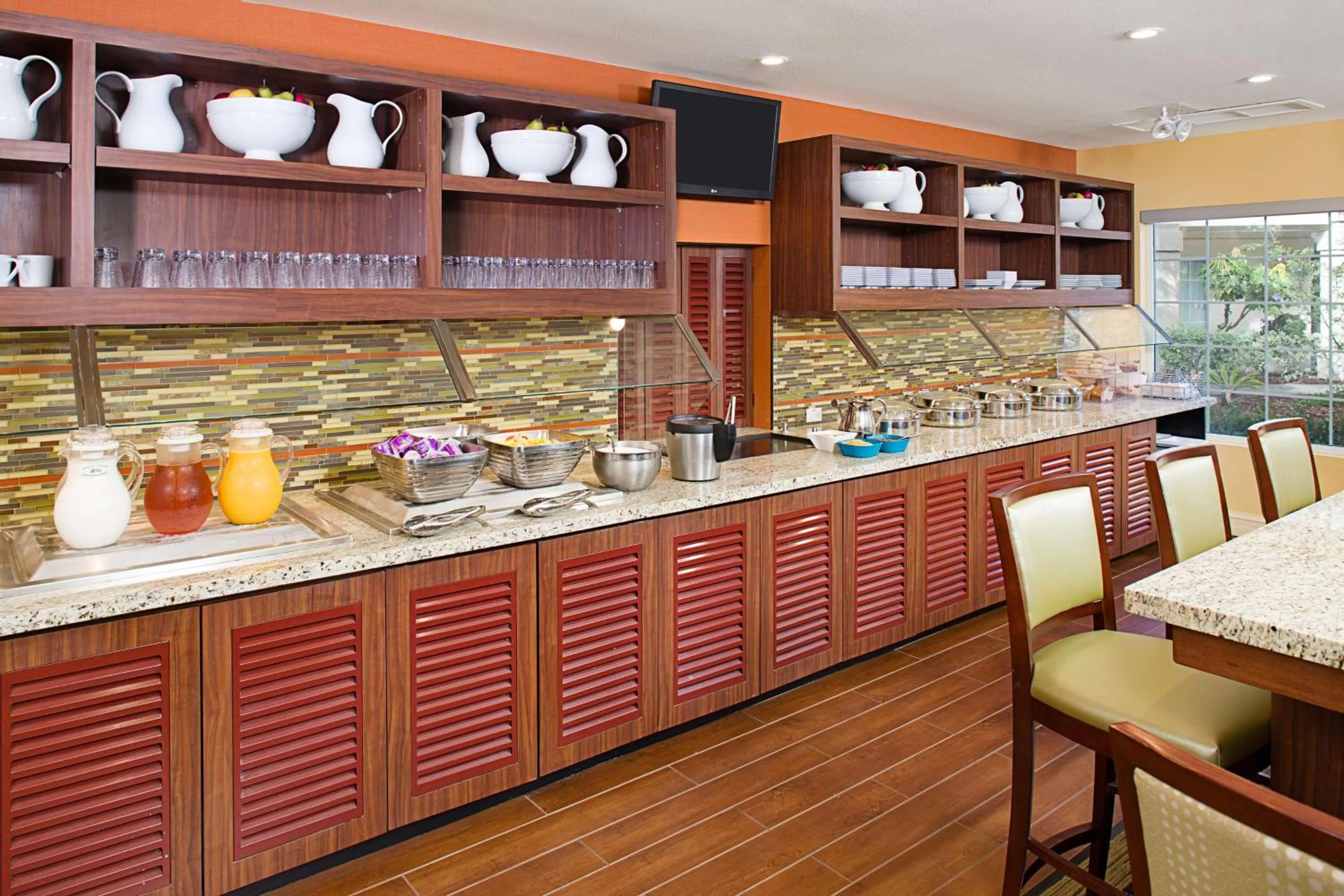 Restaurant/places to eat in Hyatt House Belmont Redwood Shores