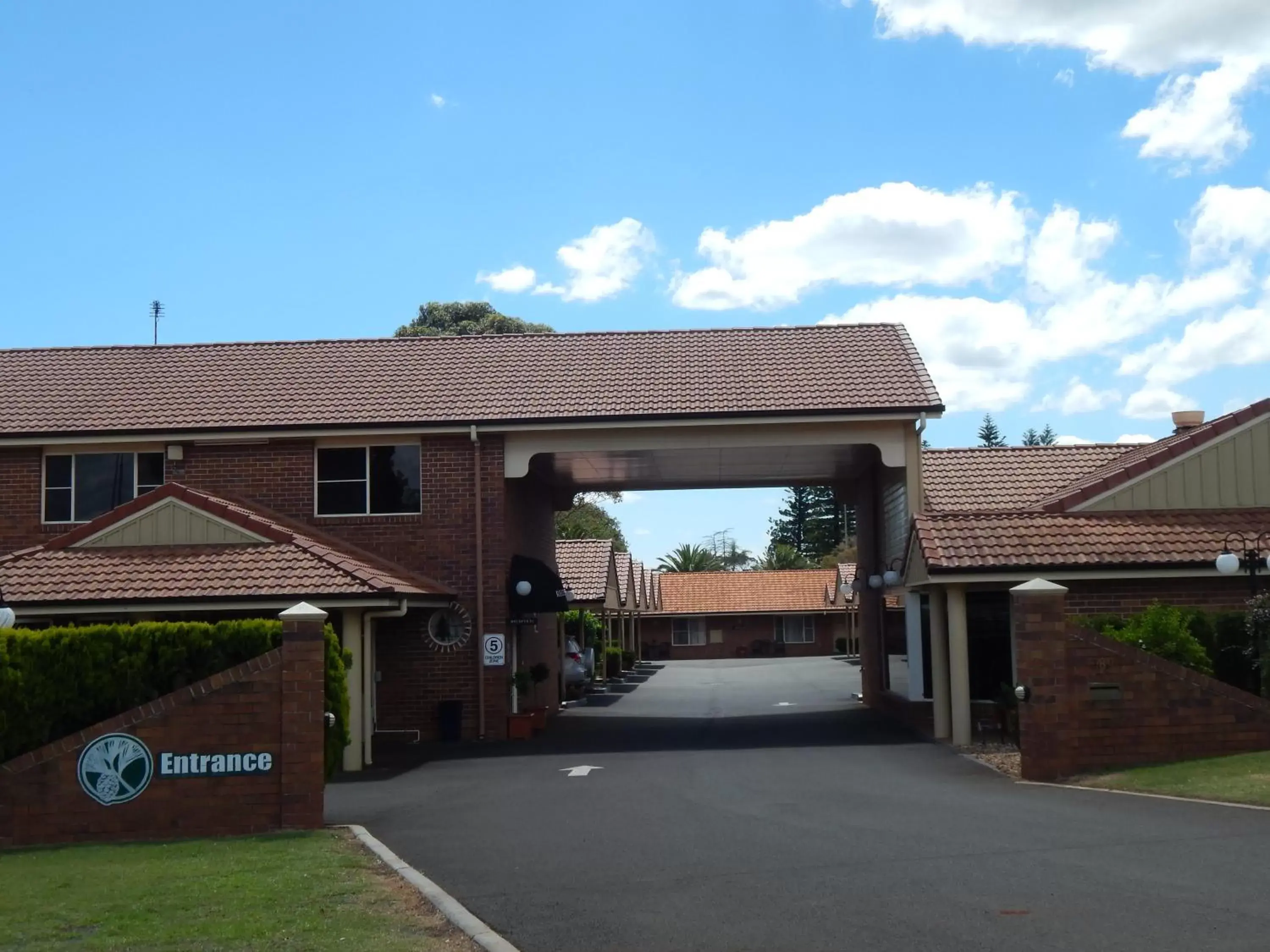 Property Building in Cotswold Motor Inn