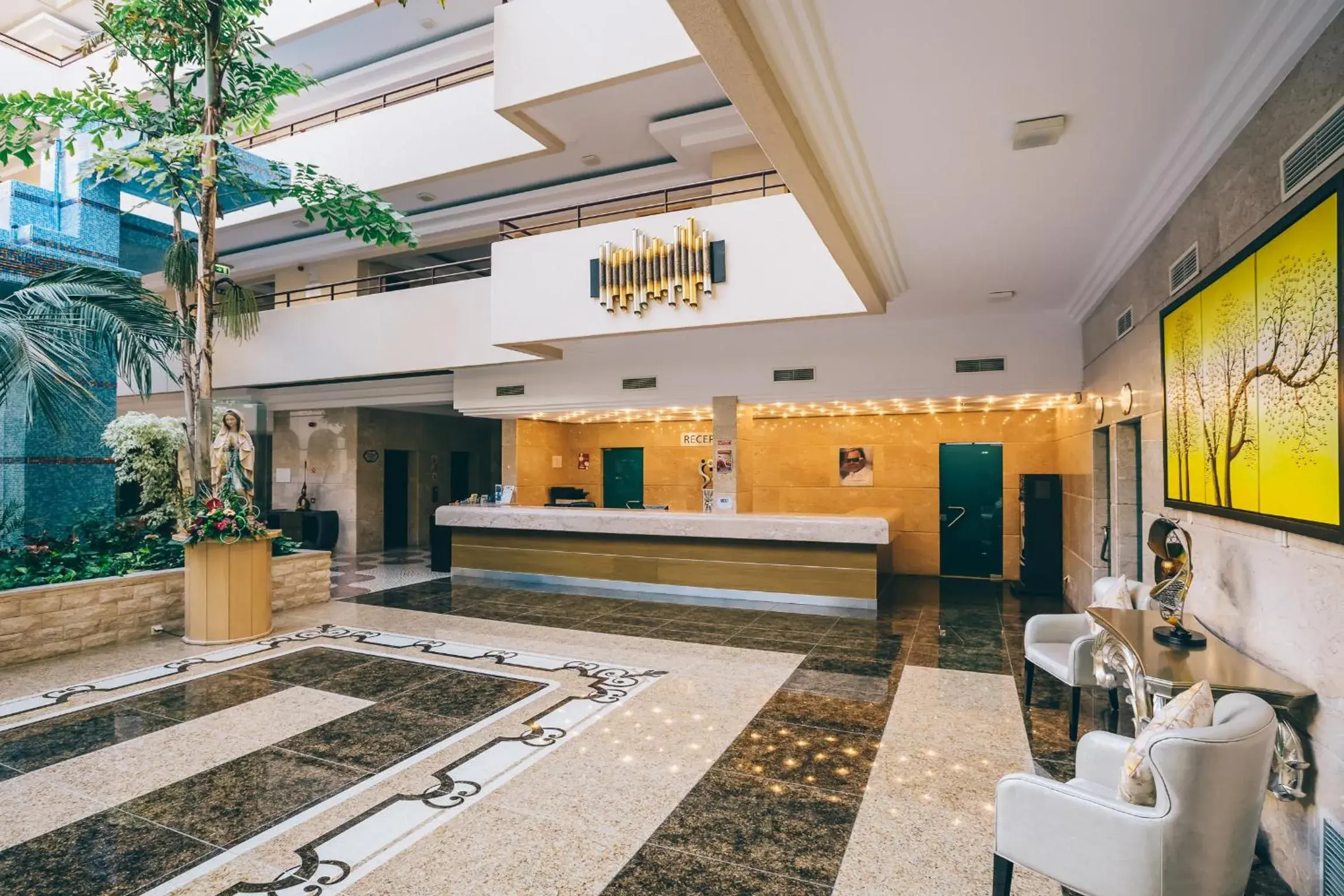 Lobby or reception in Grand Muthu Forte Da Oura