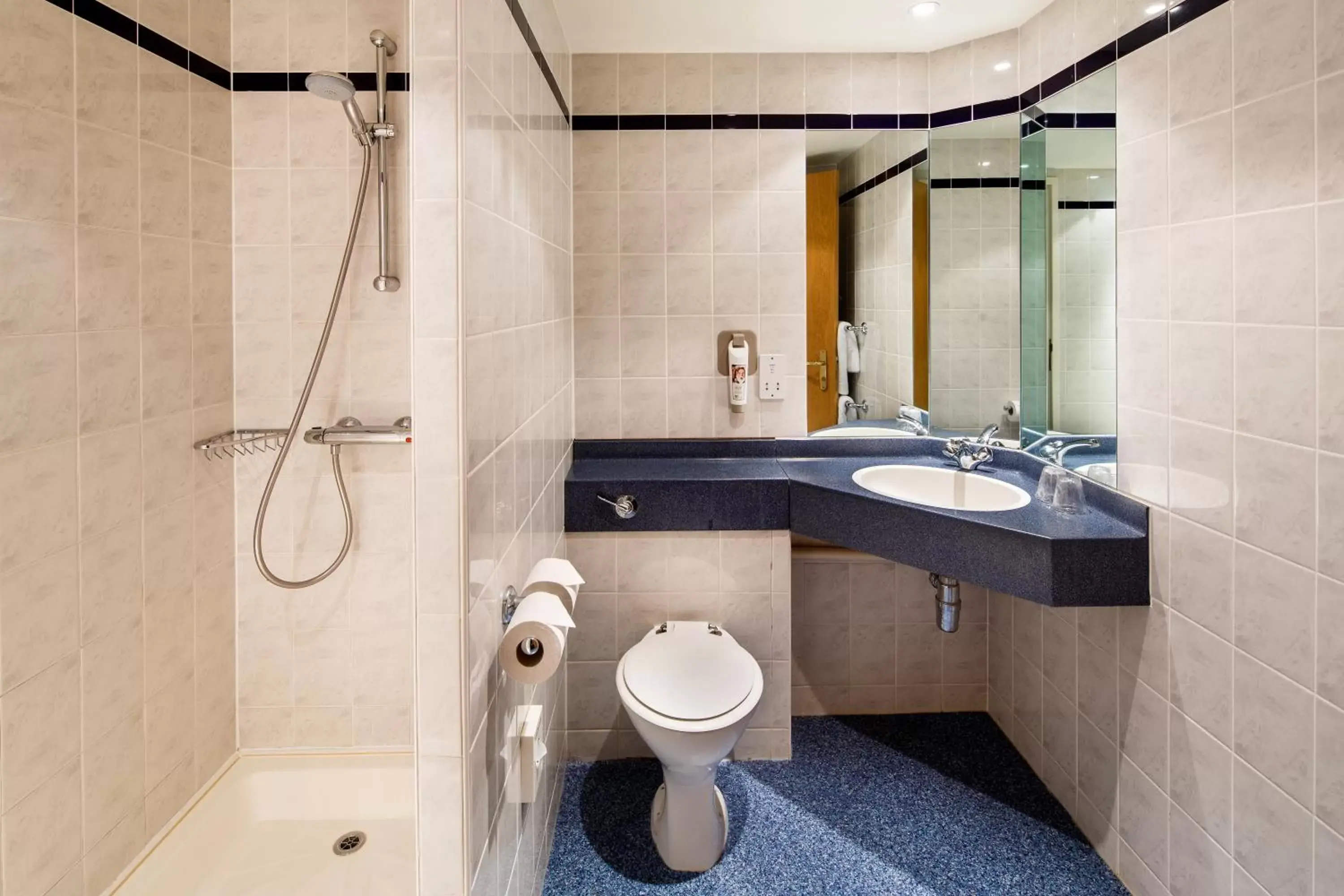 Shower, Bathroom in ibis Preston North