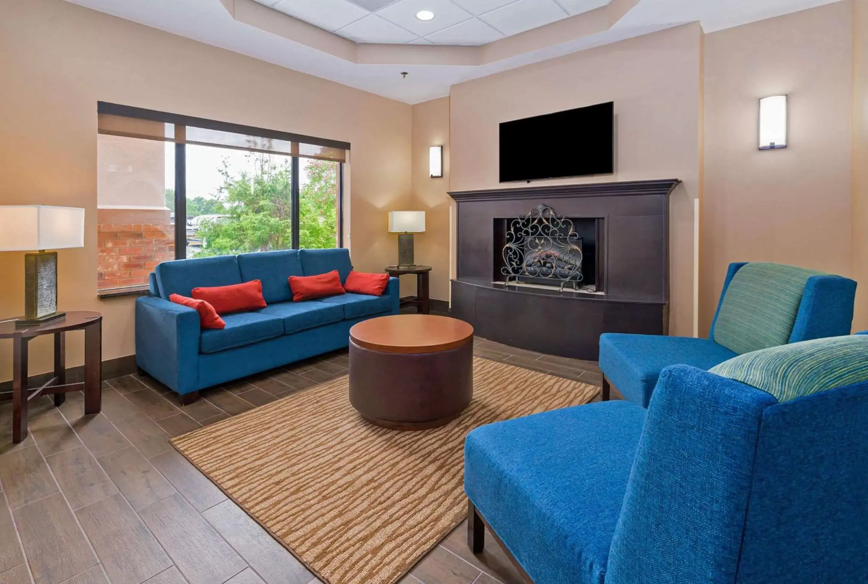 Lobby or reception, Seating Area in Comfort Inn & Suites - Fort Gordon