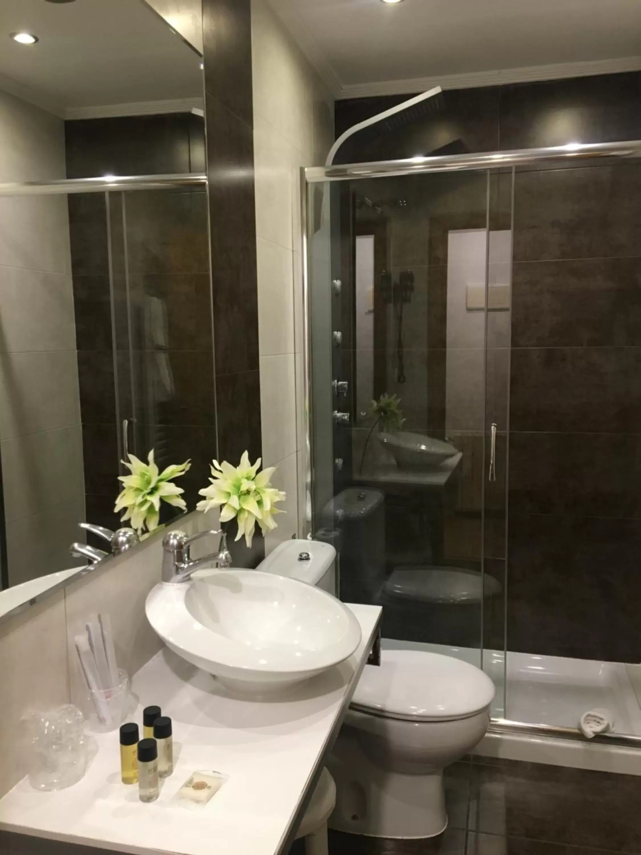 Bathroom in Hotel Itxas Gain Getaria