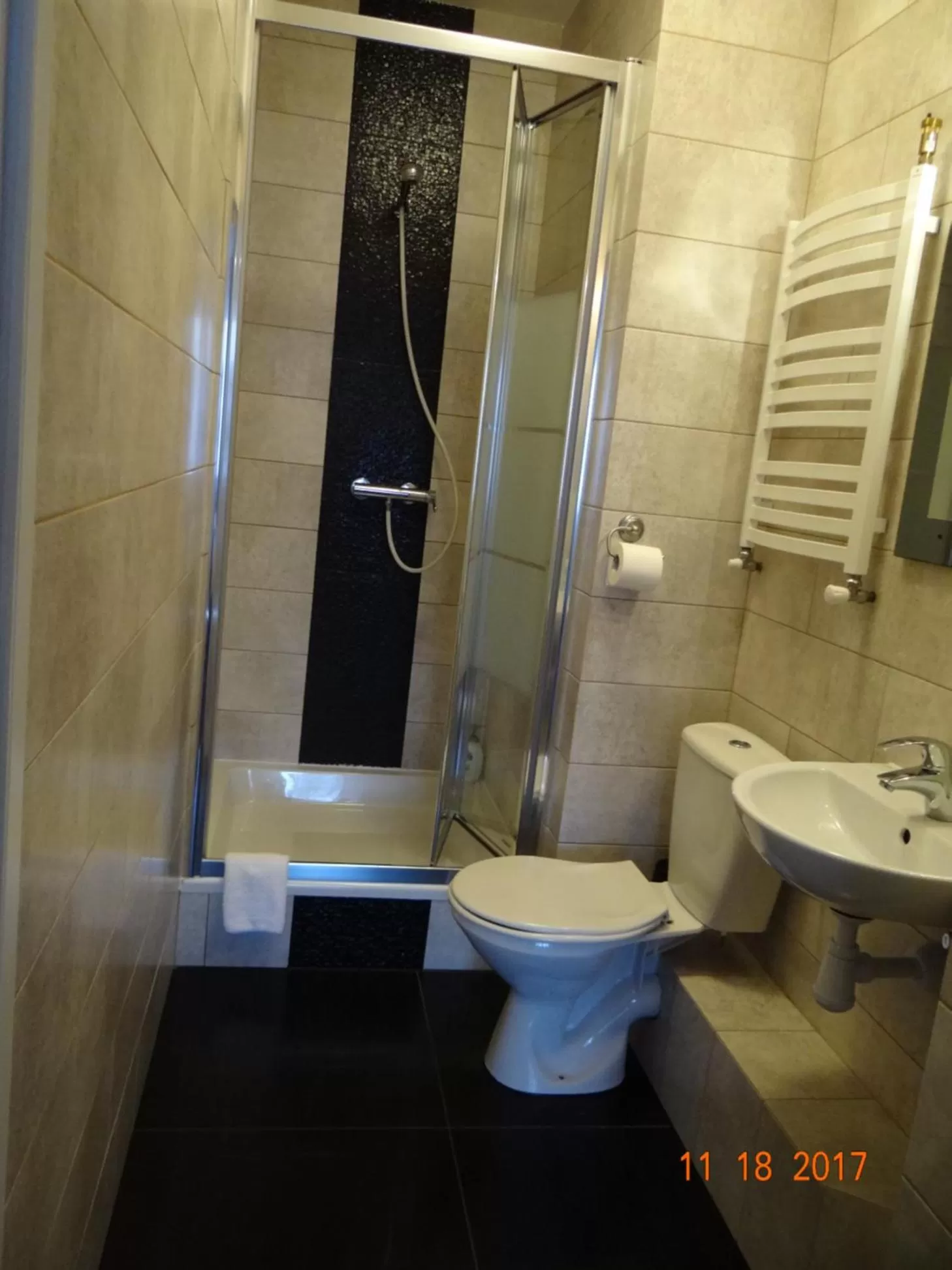 Photo of the whole room in "Arkadia"