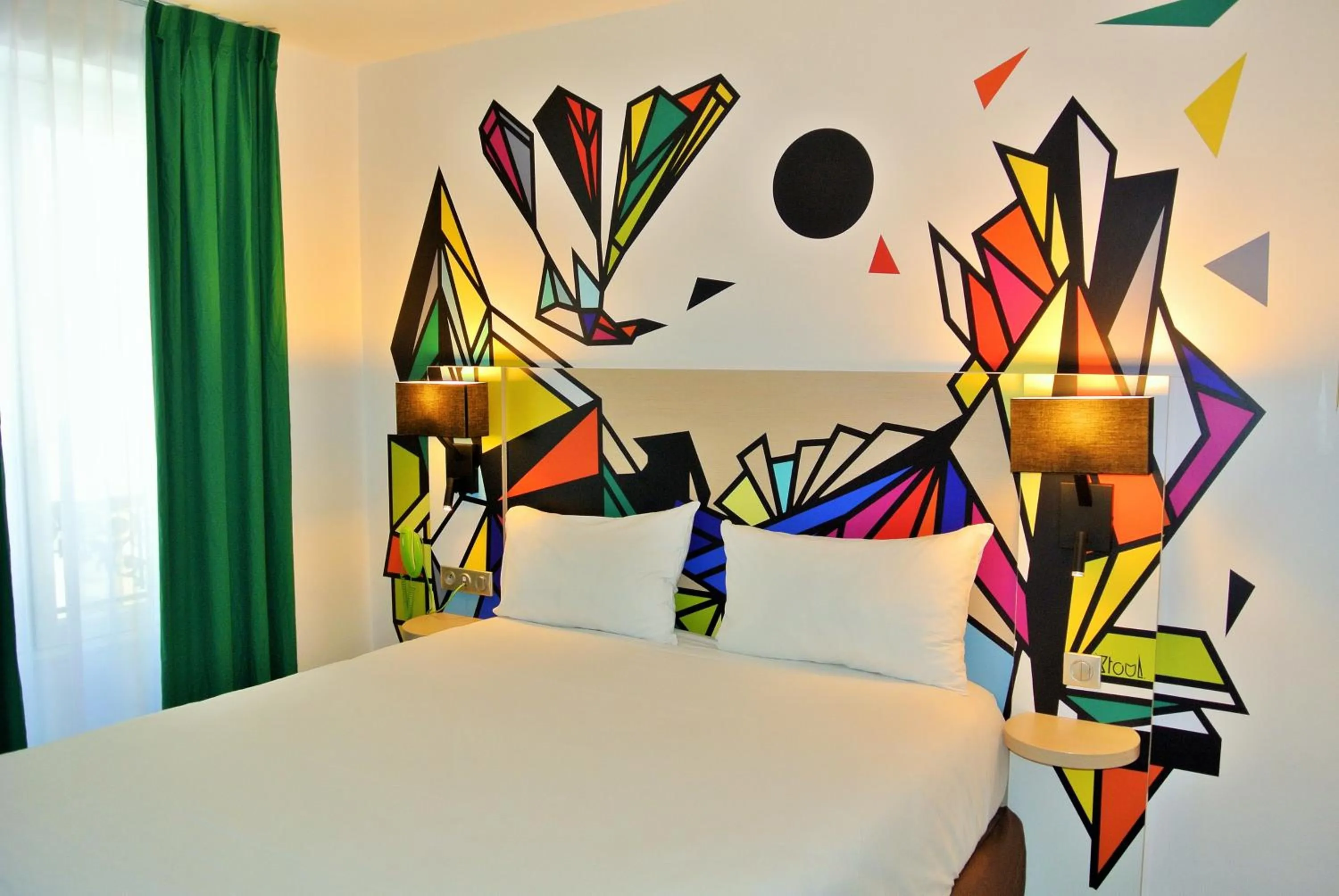 Decorative detail, Bed in ibis Styles Paris Maine Montparnasse