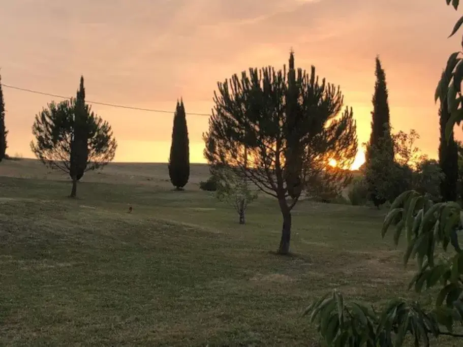 Sunrise/Sunset in Chambre d'hôtes L'altitude - Domaine la Rose des vents