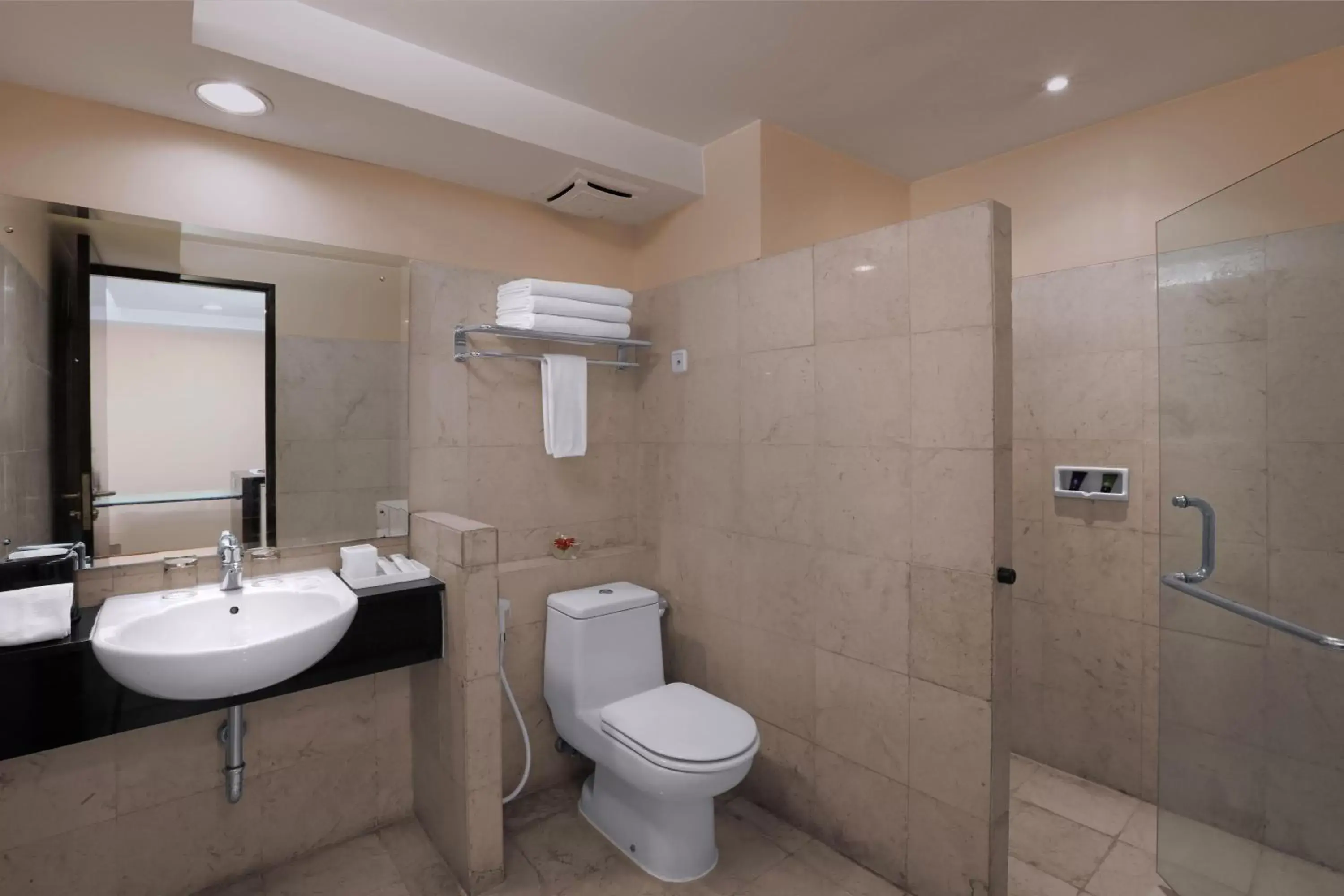 Bathroom in Grand Dafam Braga Bandung