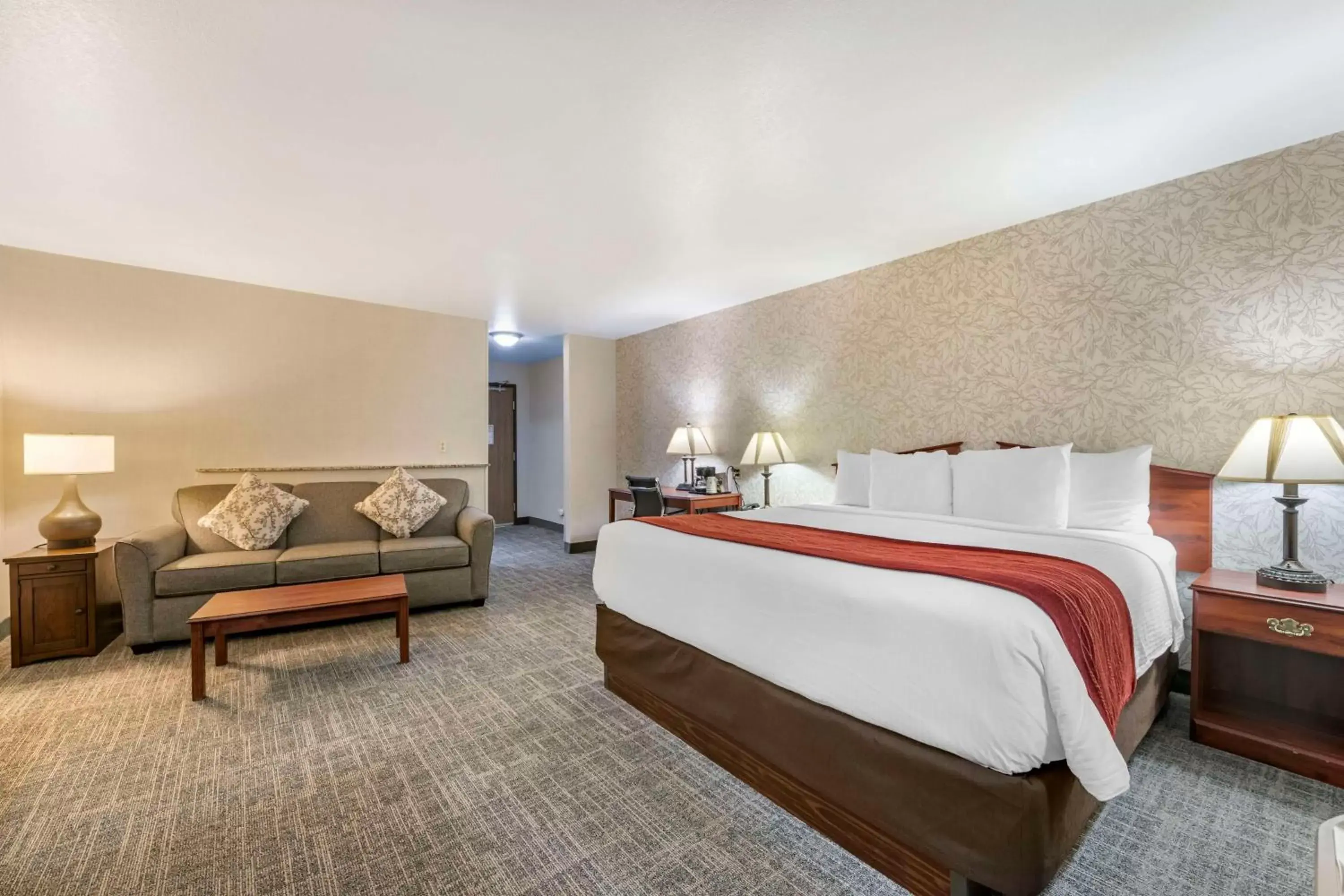 Bedroom, Bed in SureStay Plus Hotel by Best Western Buffalo Bedroom, Bed in SureStay Plus Hotel by Best Western Buffalo