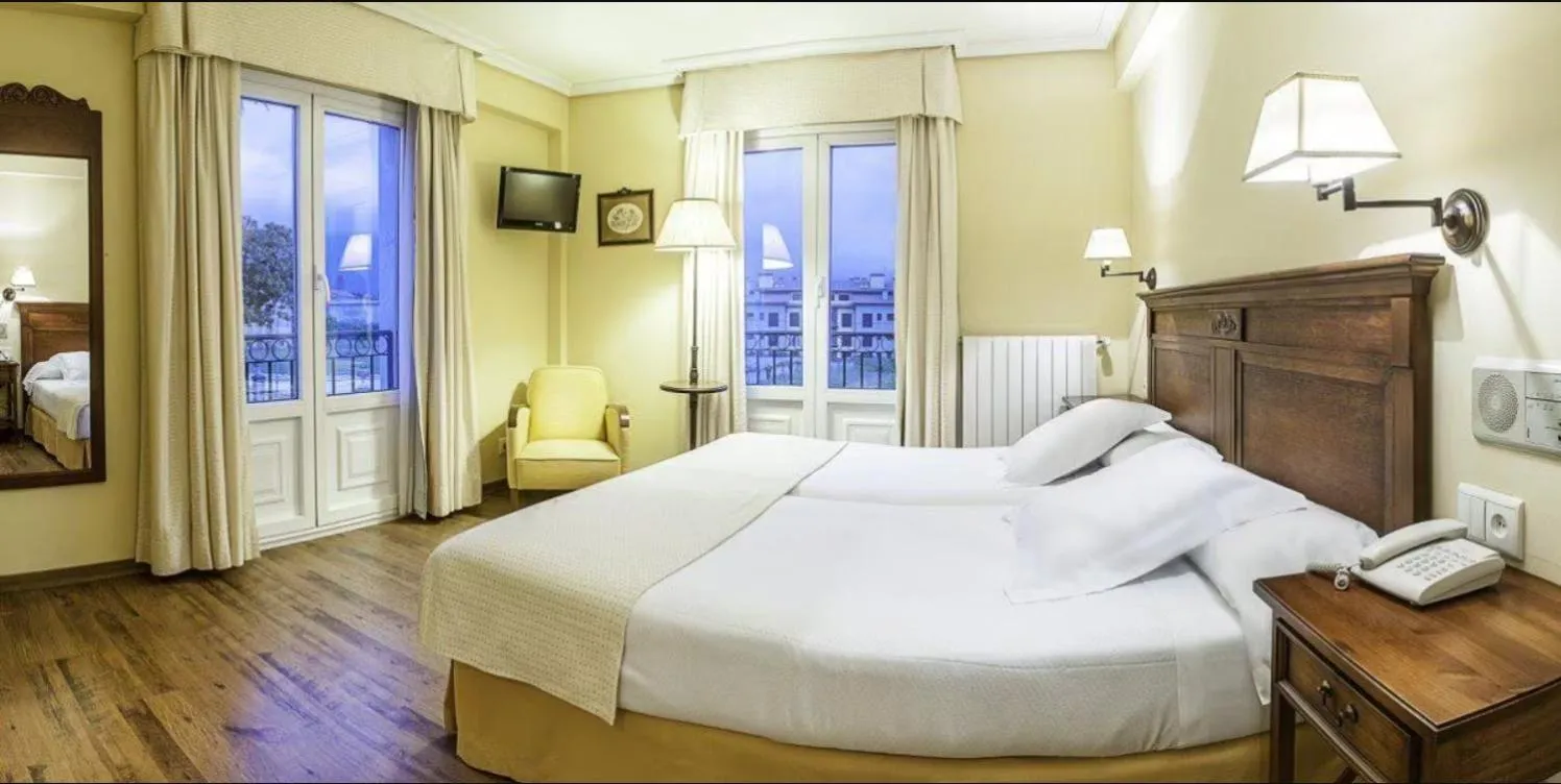 Bed in Silken Spa La Hacienda De Don Juan