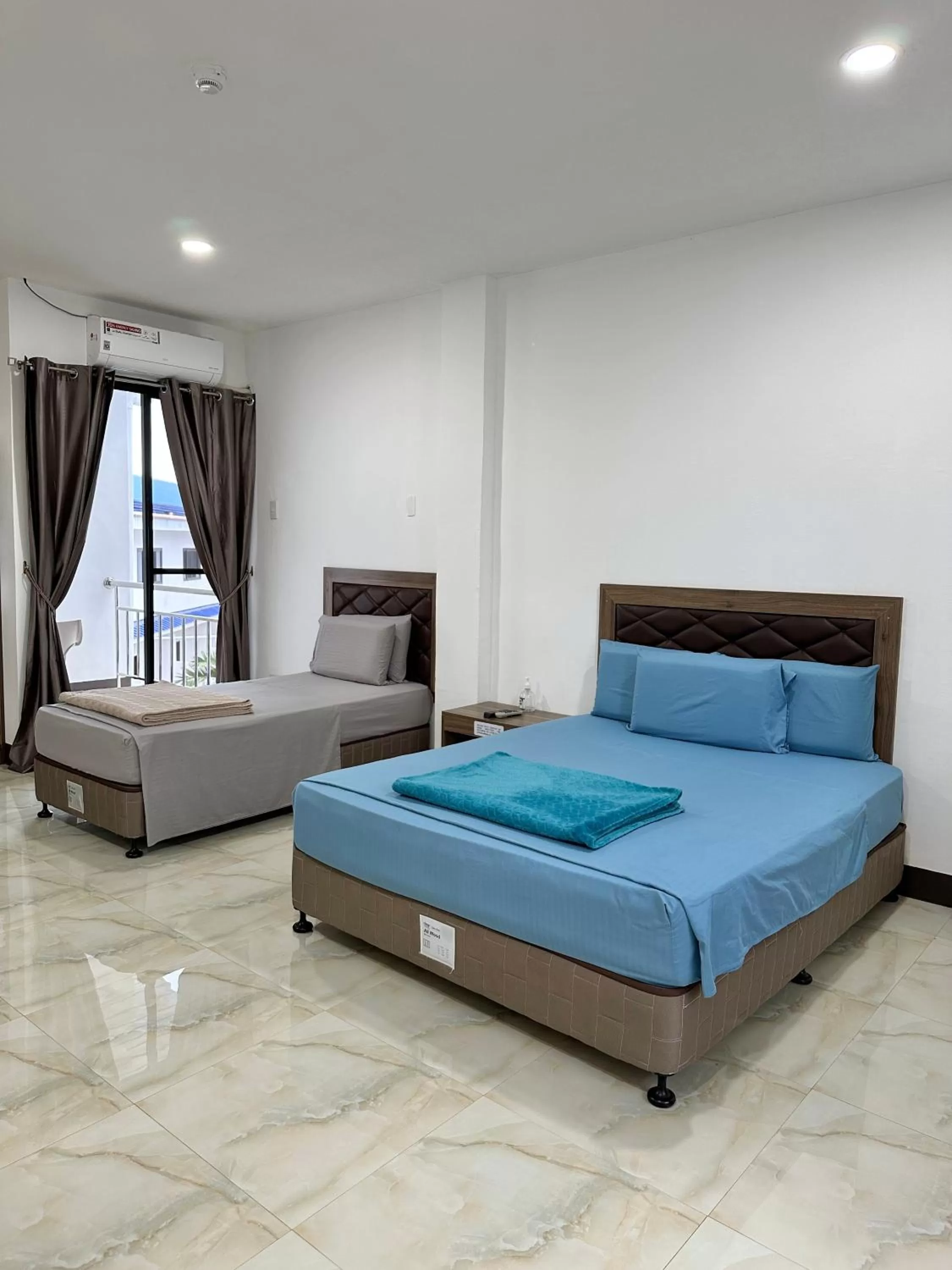 Bed in MGH Alona Resort