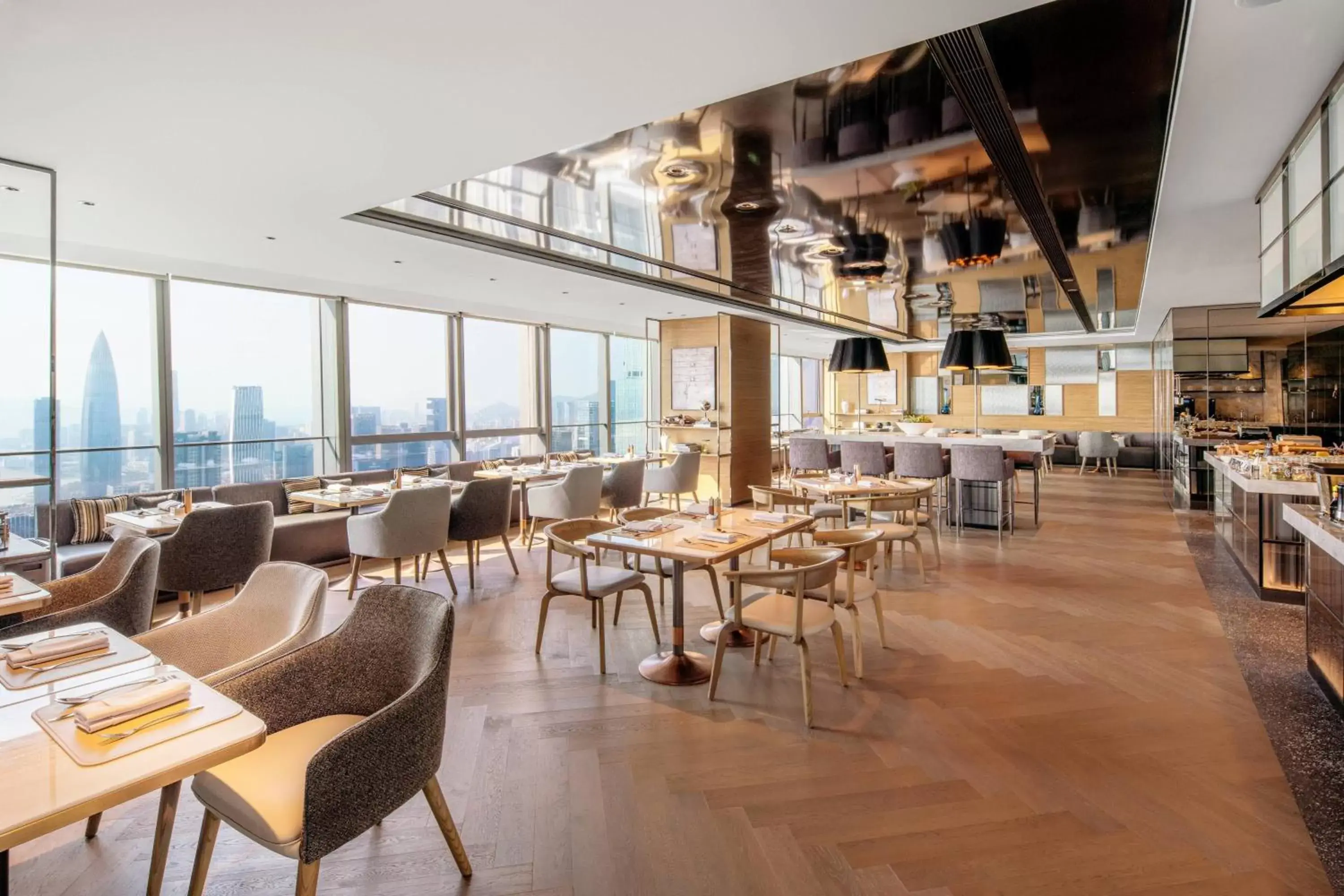 Lounge or bar, Restaurant/Places to Eat in Renaissance Shenzhen Bay Hotel