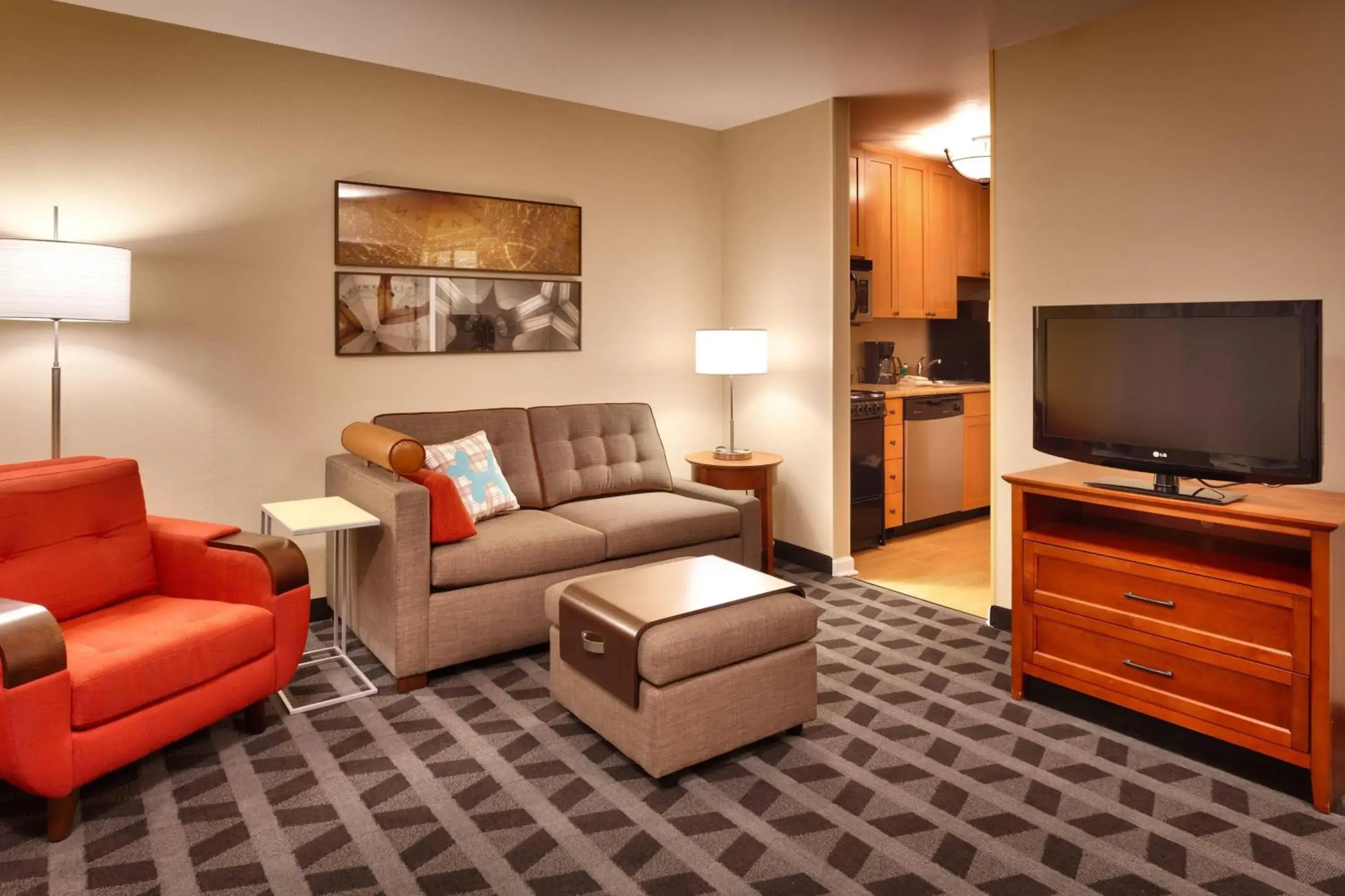 Living room, TV/Entertainment Center in TownePlace Suites by Marriott Sierra Vista