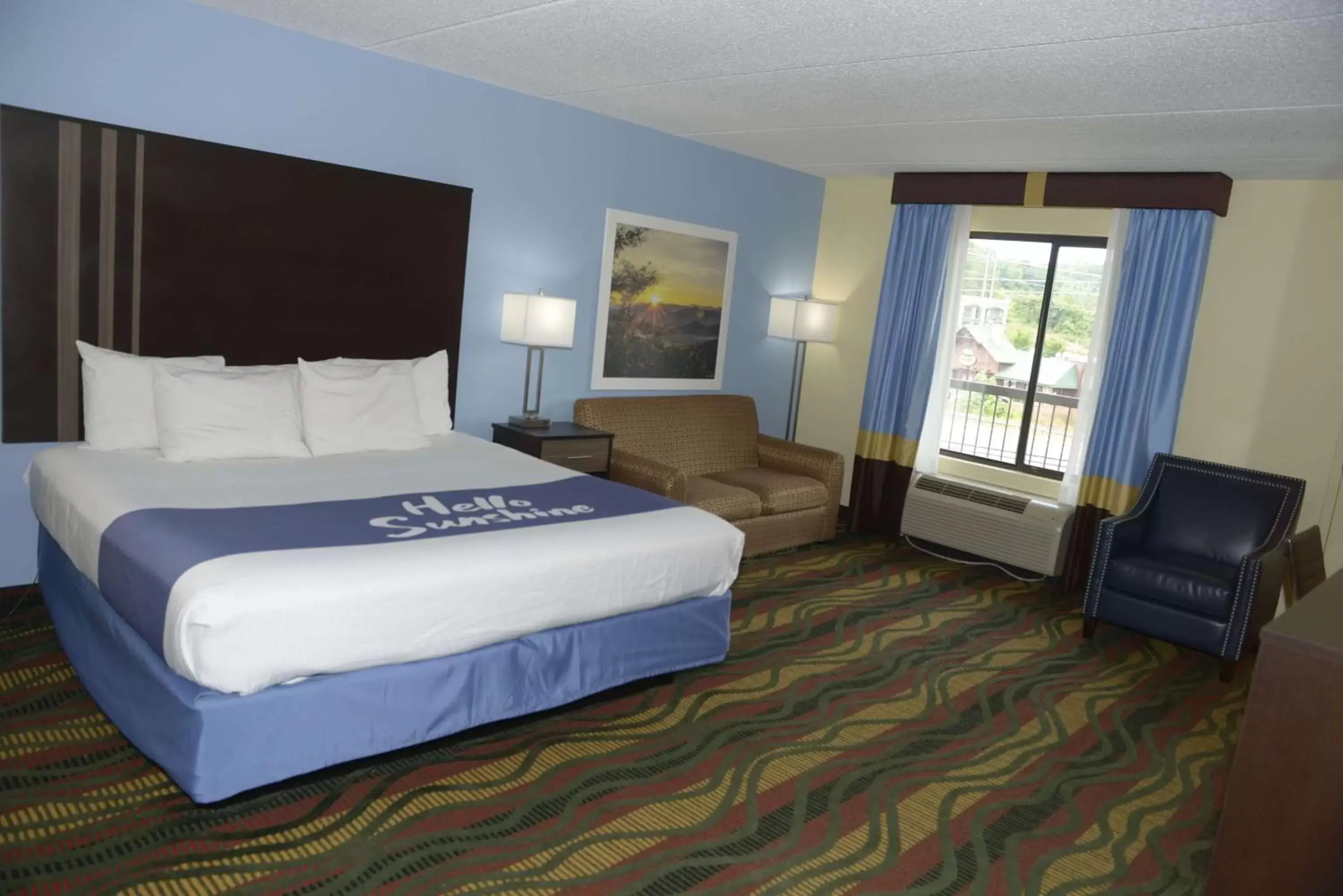 Photo of the whole room, Bed in Days Inn by Wyndham Kodak/Sevierville Intrstate SmokeyMntns Photo of the whole room, Bed in Days Inn by Wyndham Kodak/Sevierville Intrstate SmokeyMntns