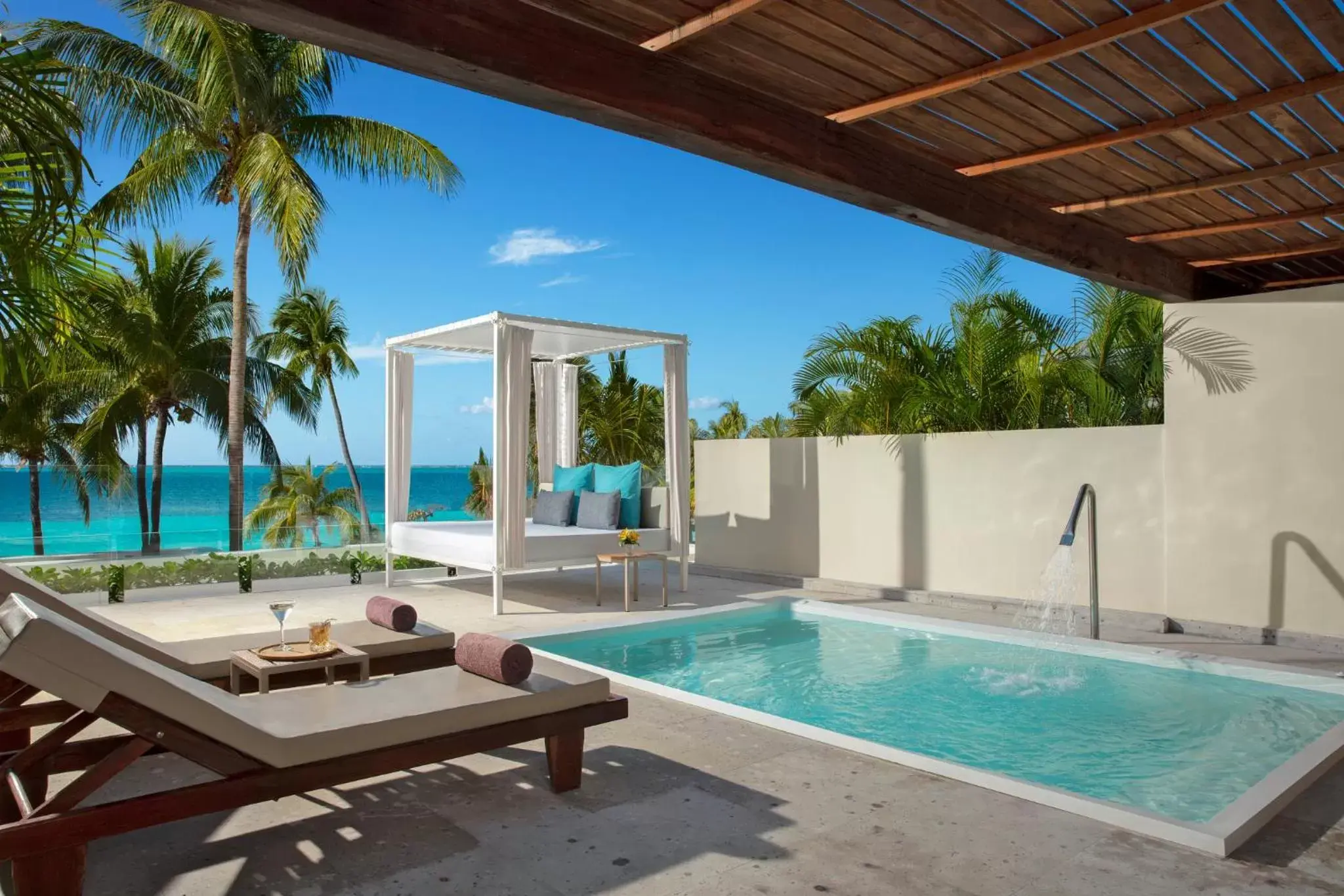 Swimming Pool in Dreams Sands Cancun Resort & Spa