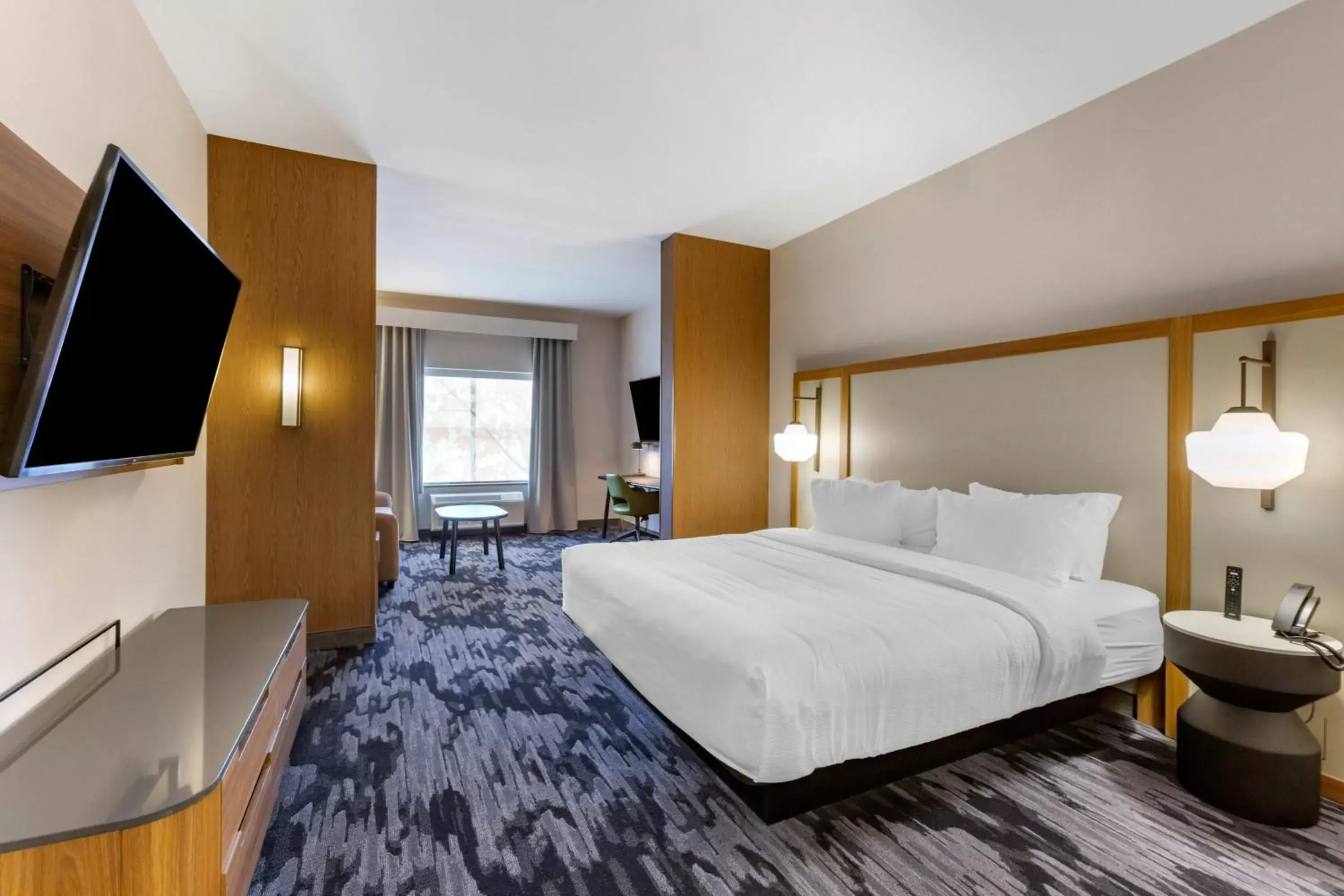 Photo of the whole room, Bed in Fairfield by Marriott Inn & Suites Sandusky