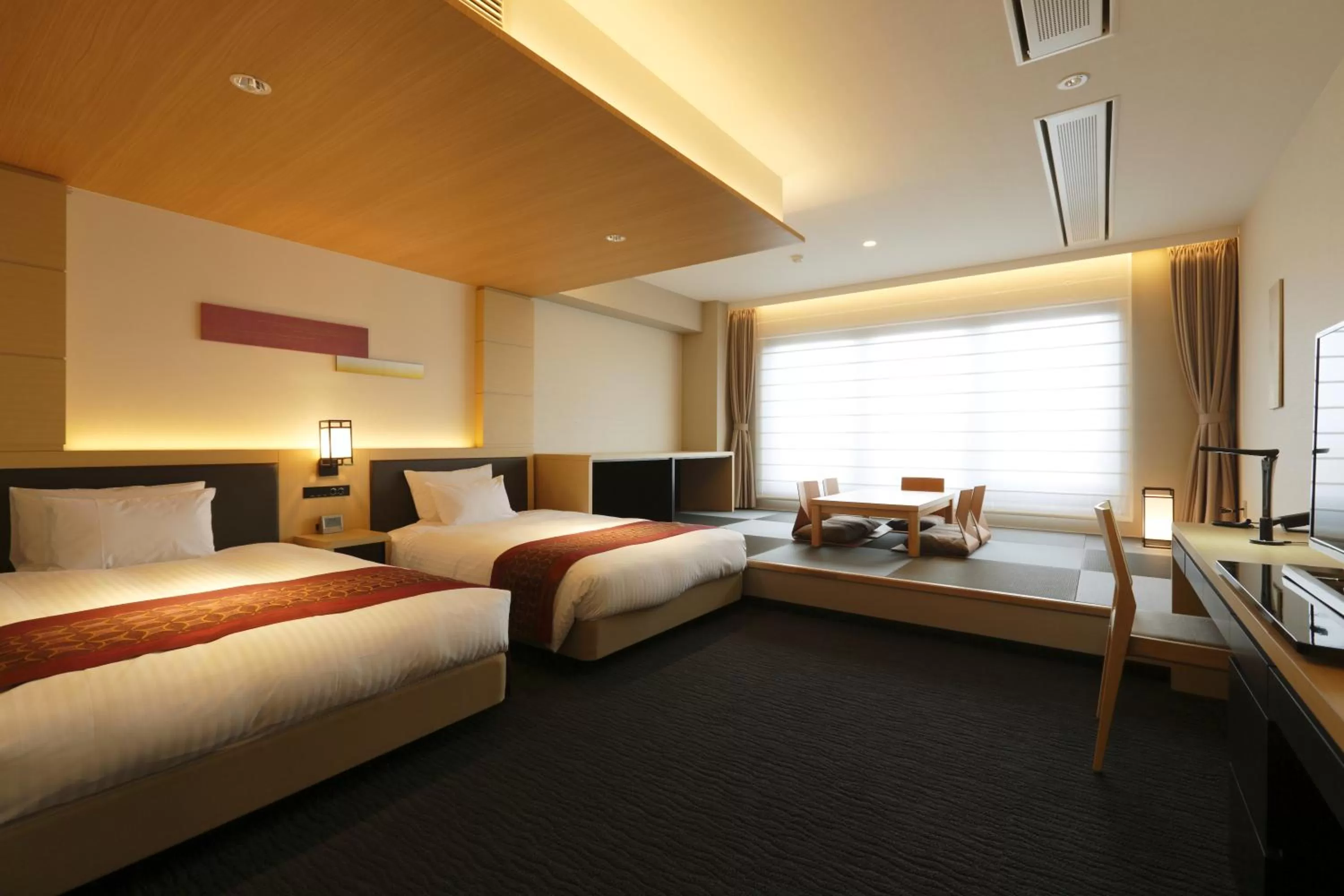 Photo of the whole room, Bed in Kanazawa Sainoniwa Hotel