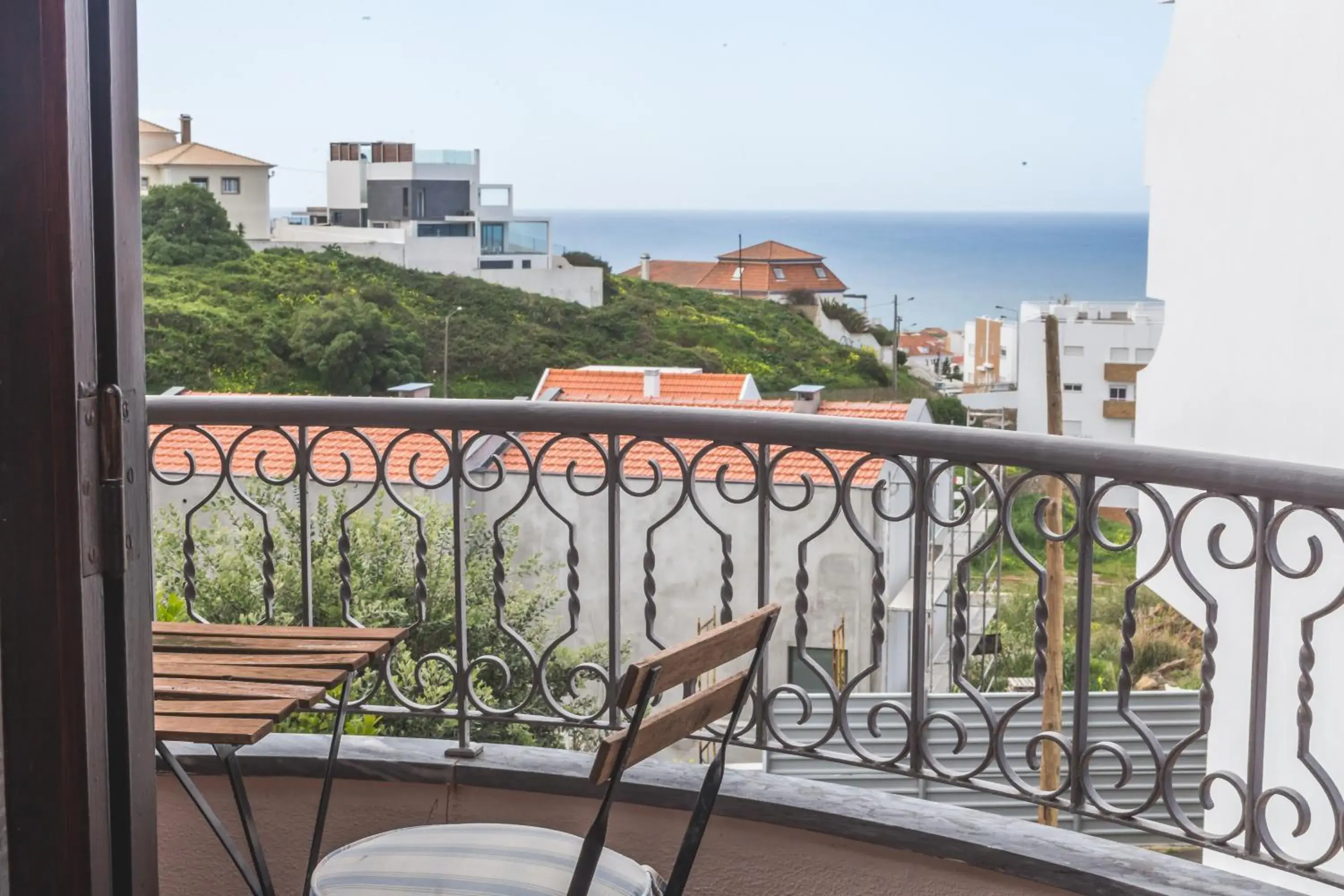 Balcony/Terrace in Ericeira Chill Hill Hostel & Private Rooms - Peach Garden