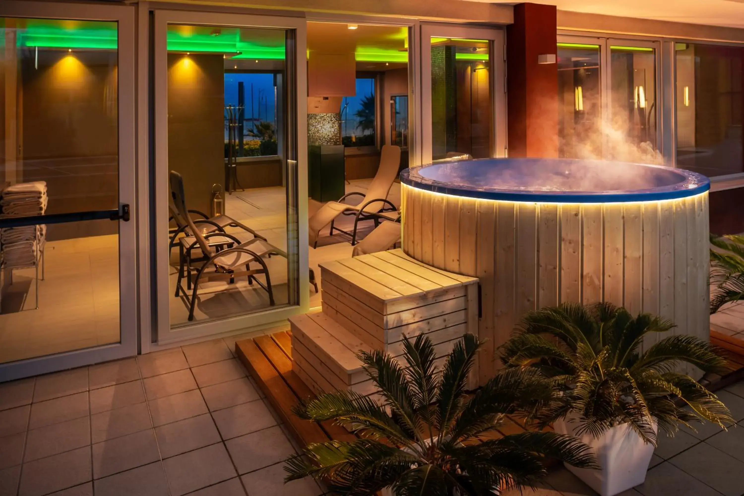 Hot Tub in Hotel Ascot & Spa