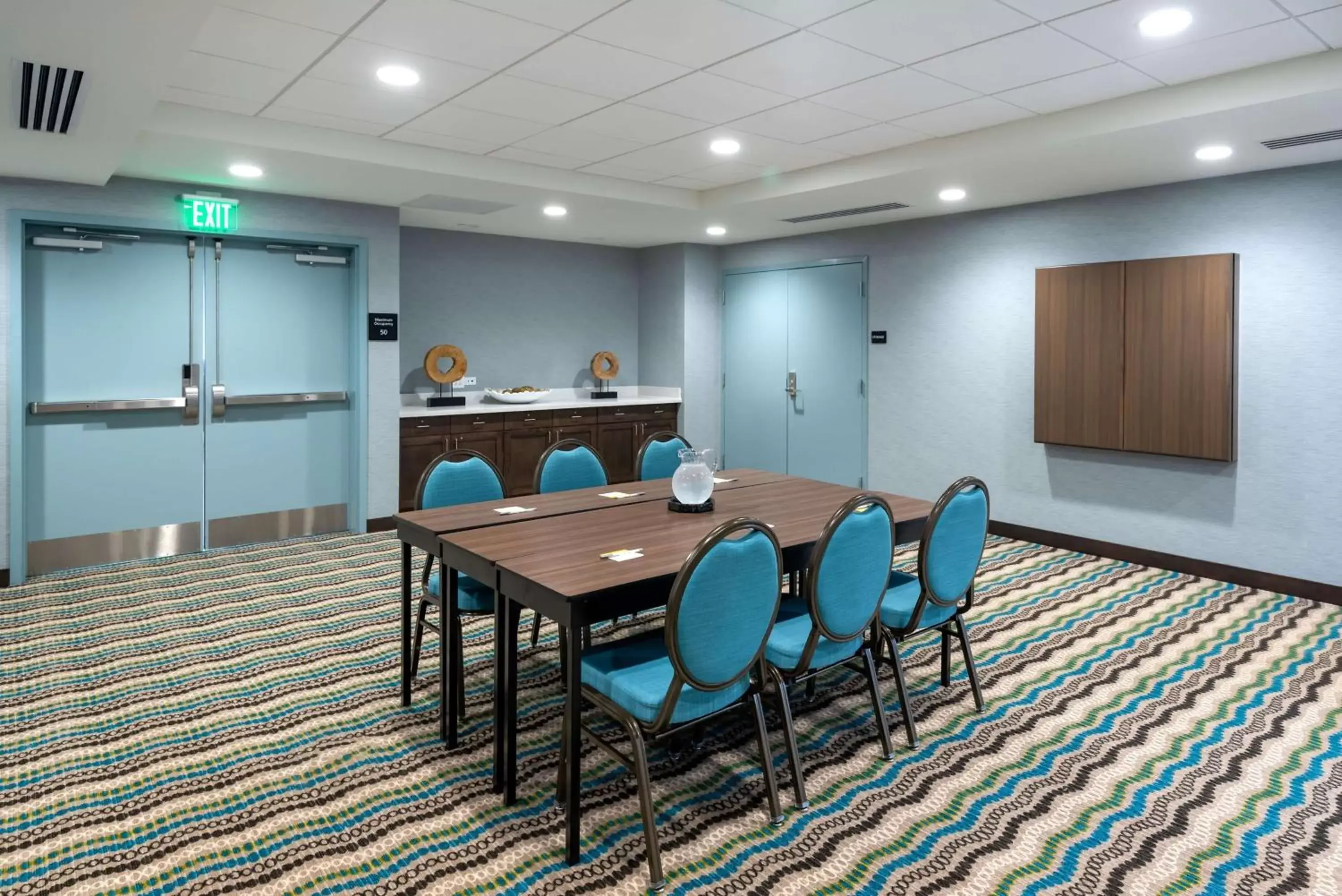 Meeting/conference room in Hampton Inn Baltimore Bayview Campus