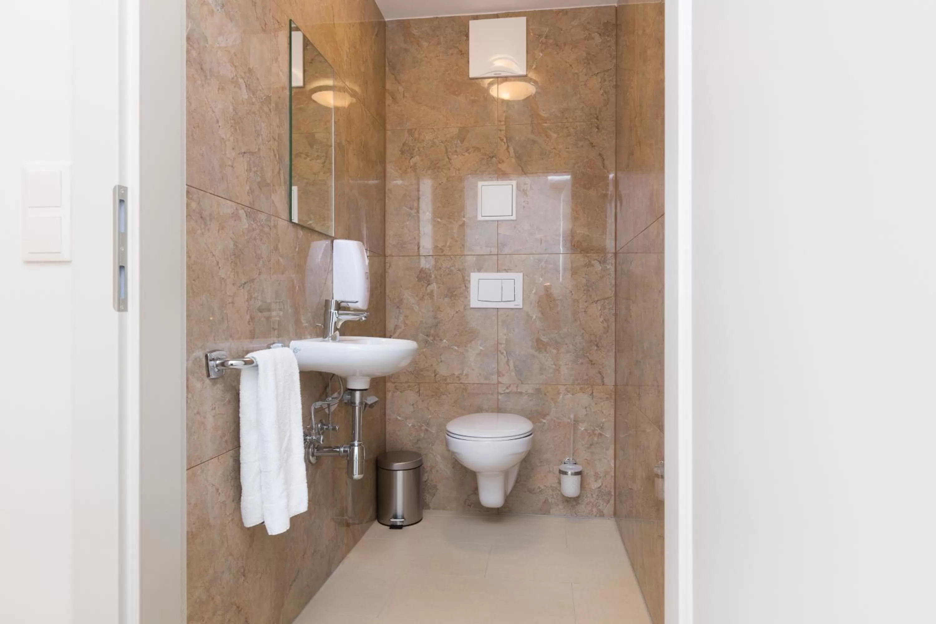 Toilet in Vienna Stay Apartments or Rooms 1050