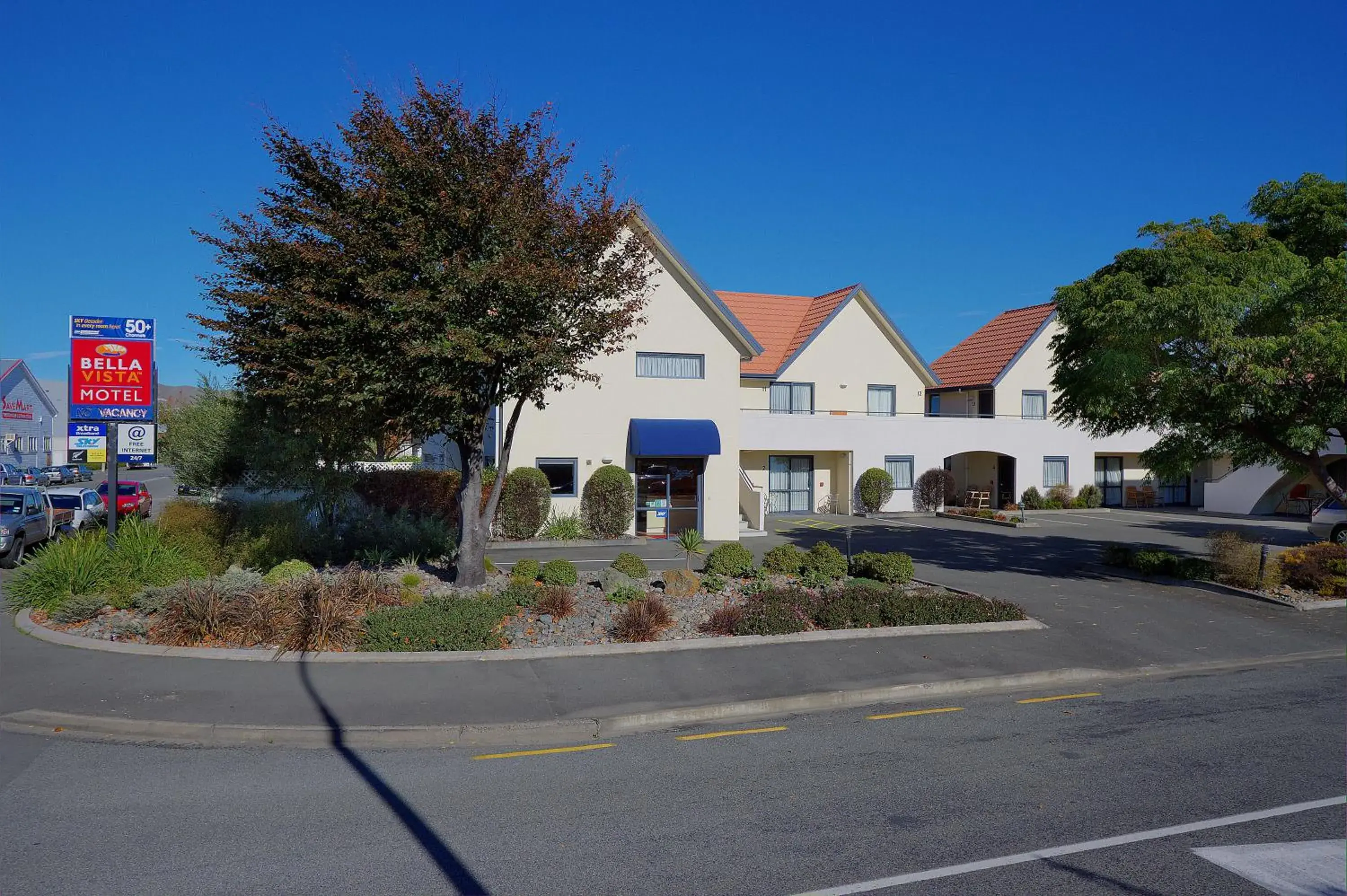 Street view, Property Building in Bella Vista Motel Blenheim