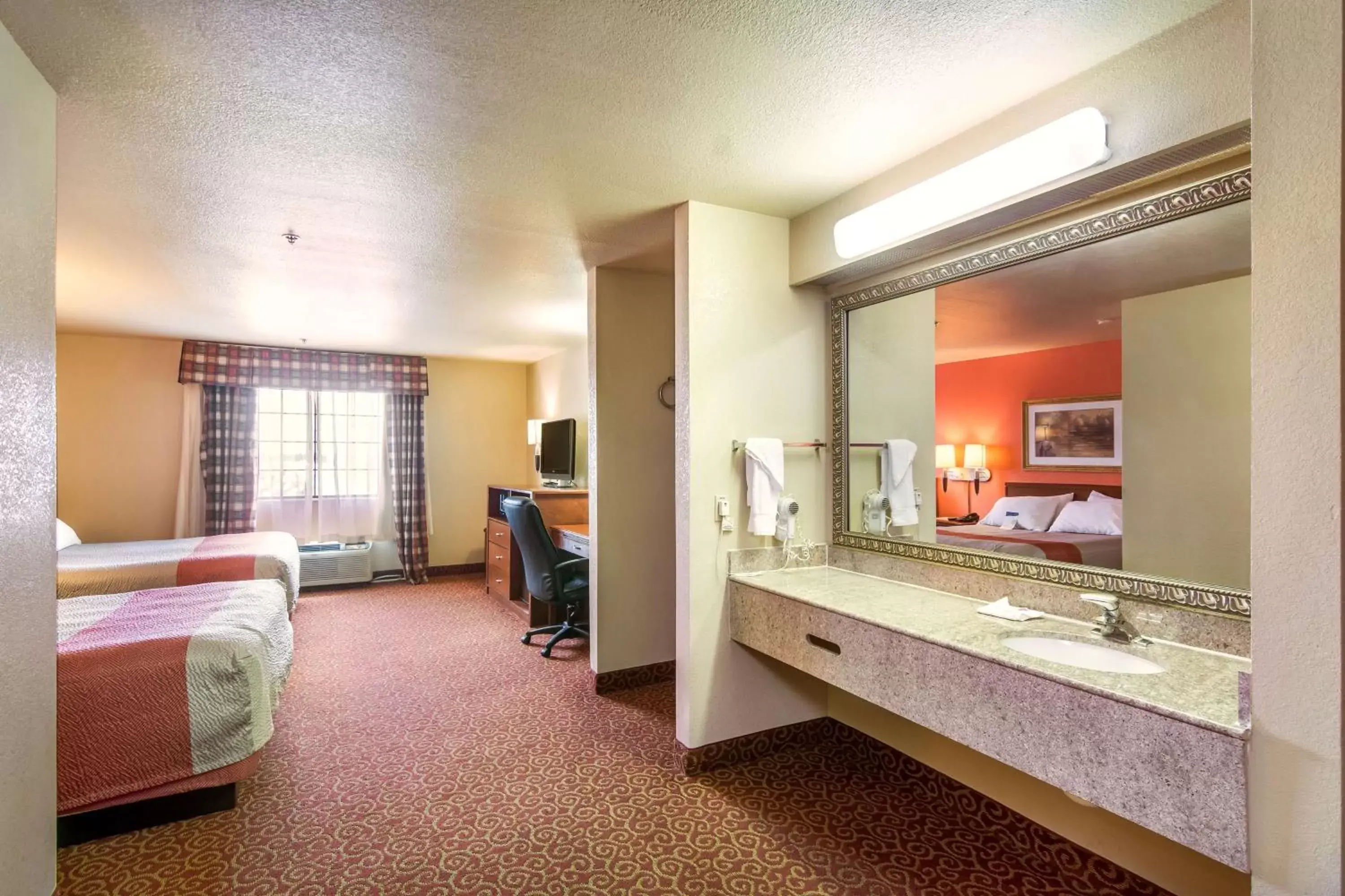 TV and multimedia in Motel 6-Brenham, TX