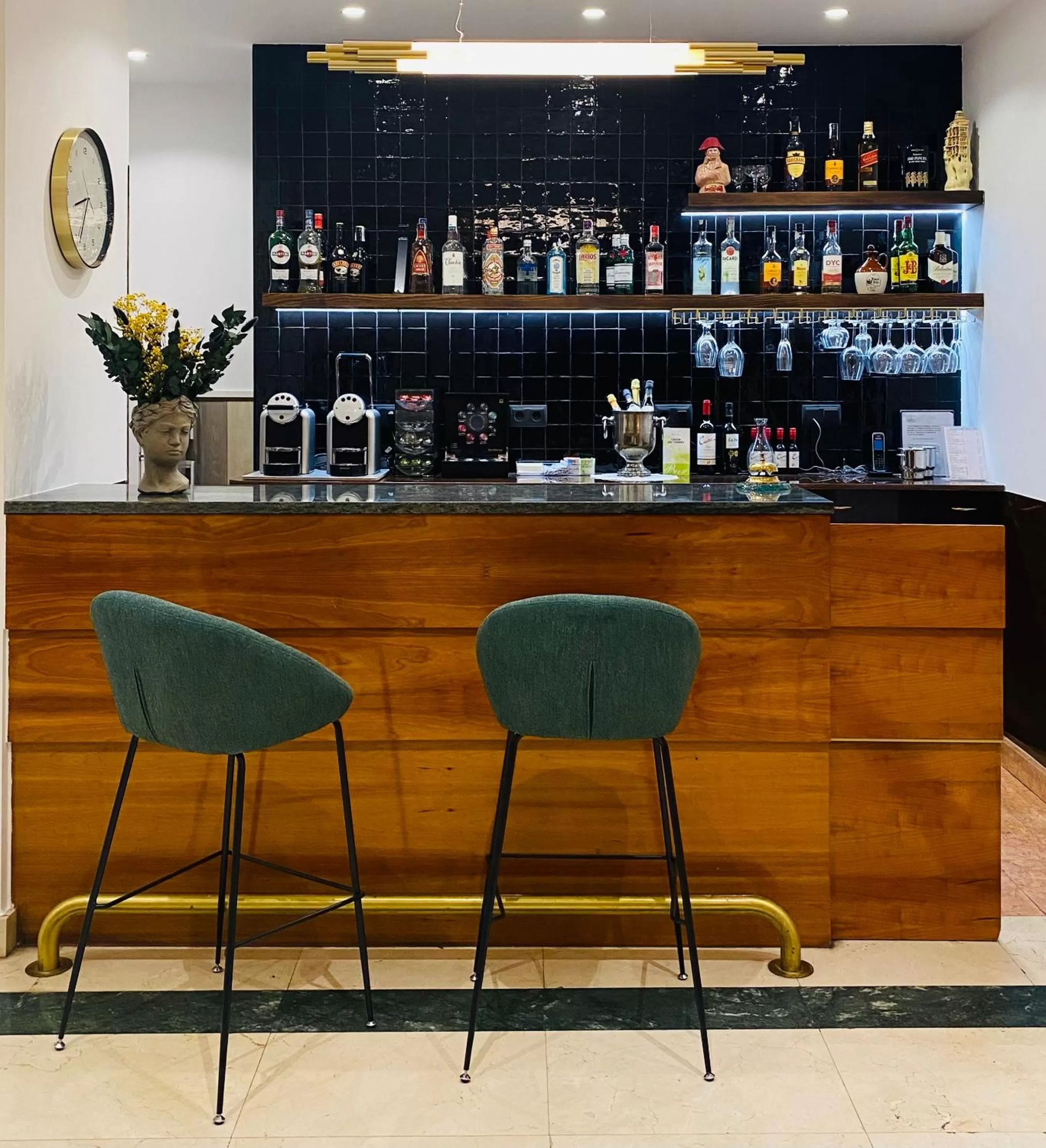 Lounge or bar in Hotel Casón del Tormes by HappyCulture
